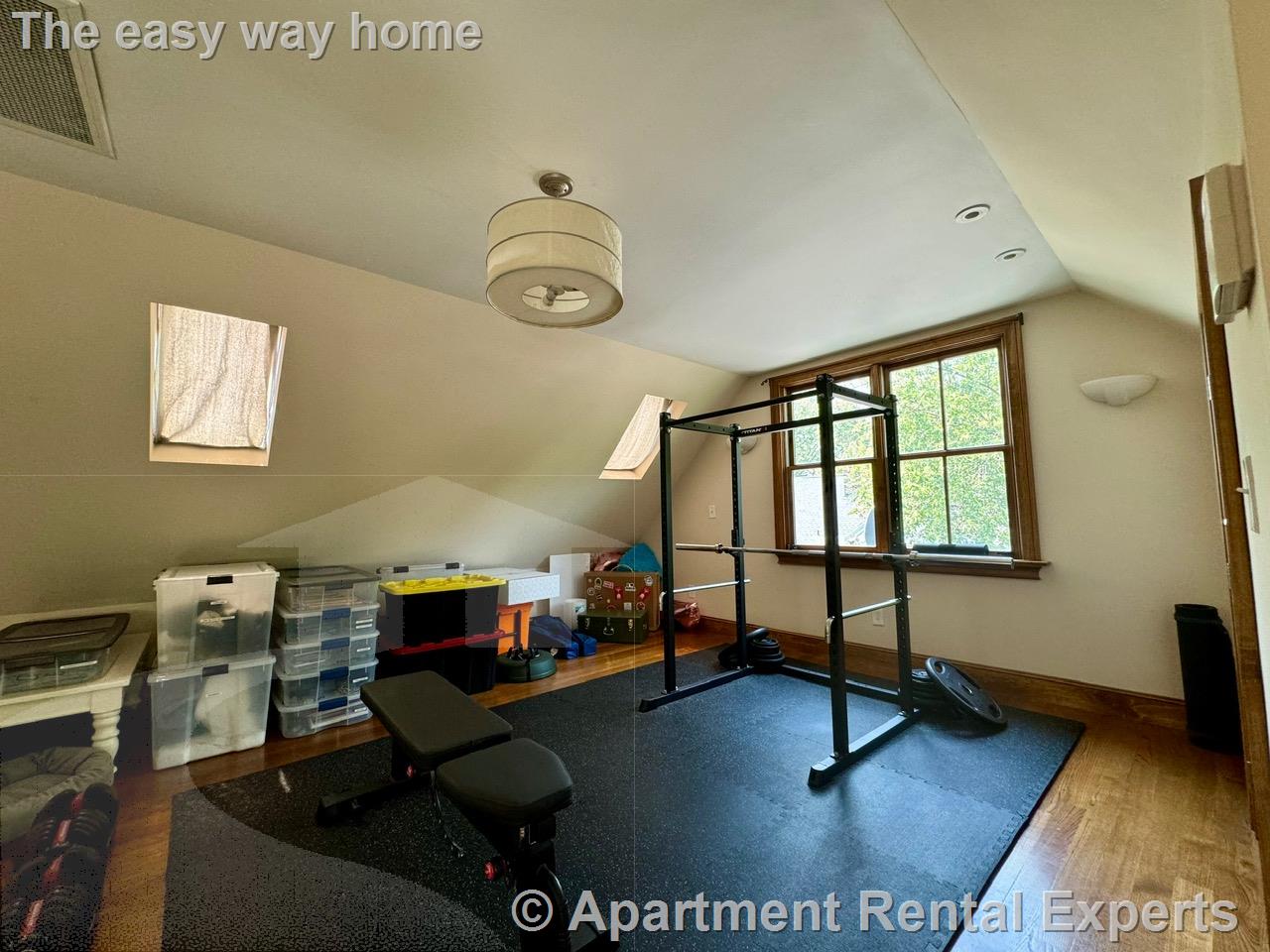 108 School St, Spring Hill