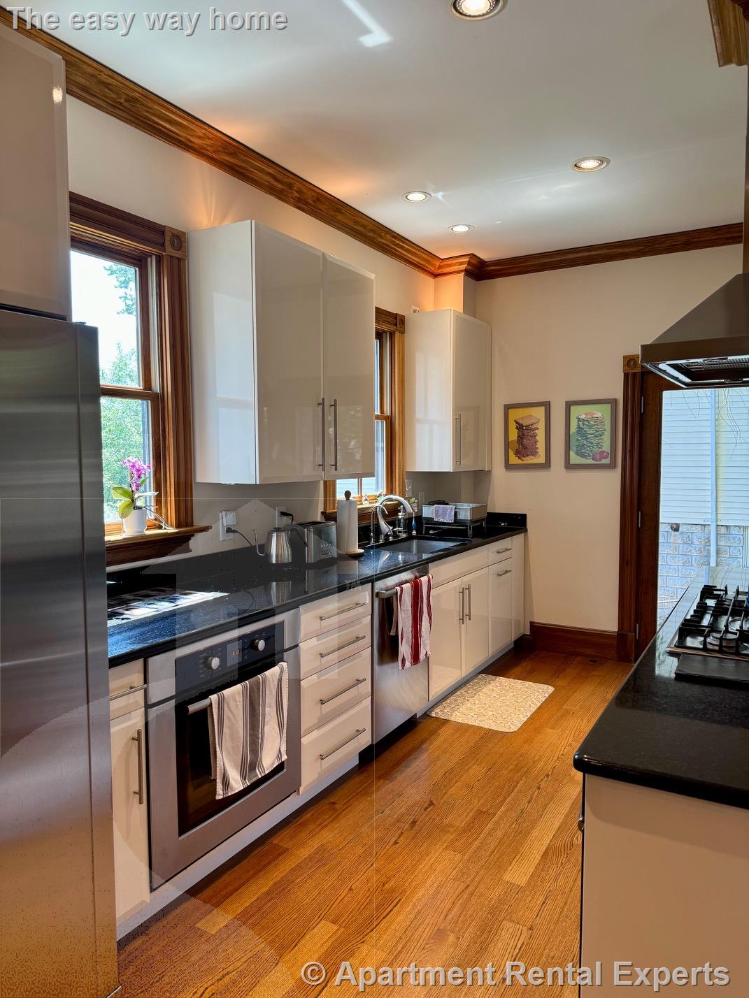 108 School St, Spring Hill