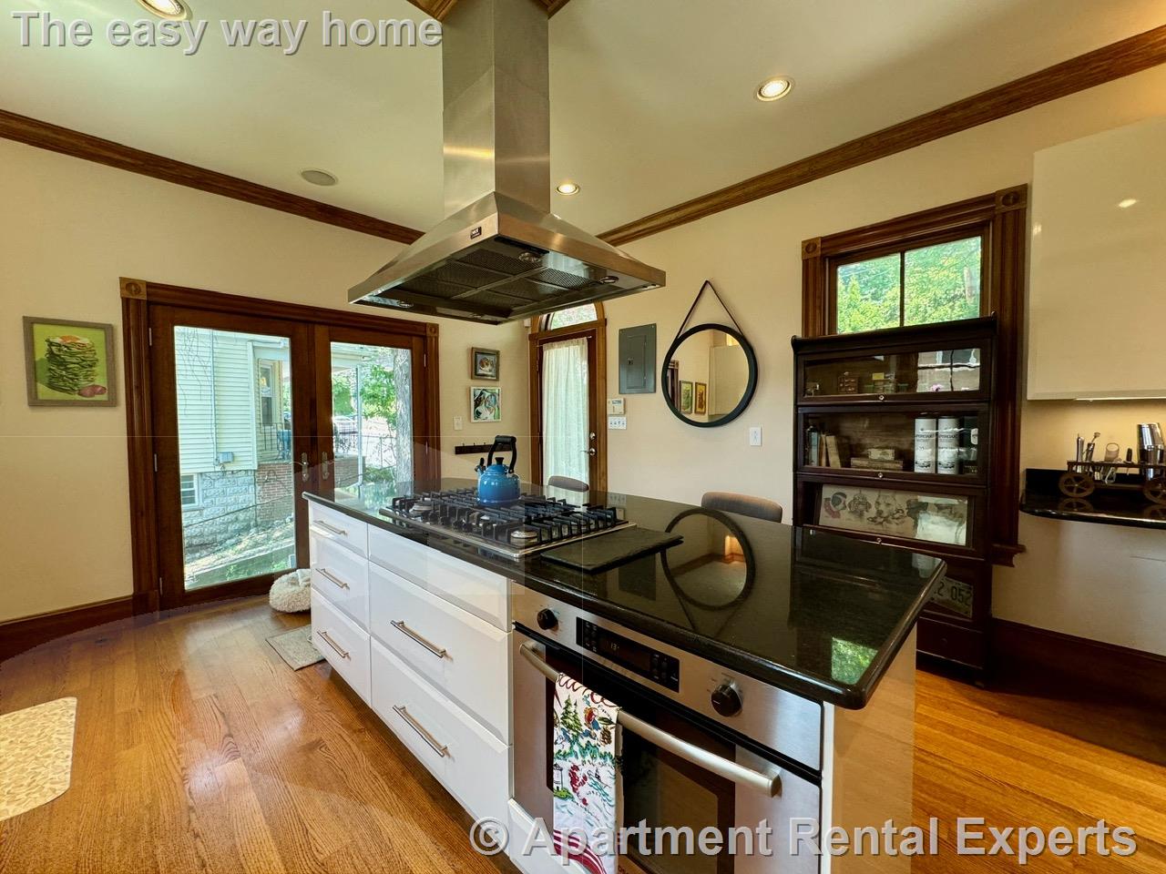 108 School St, Spring Hill