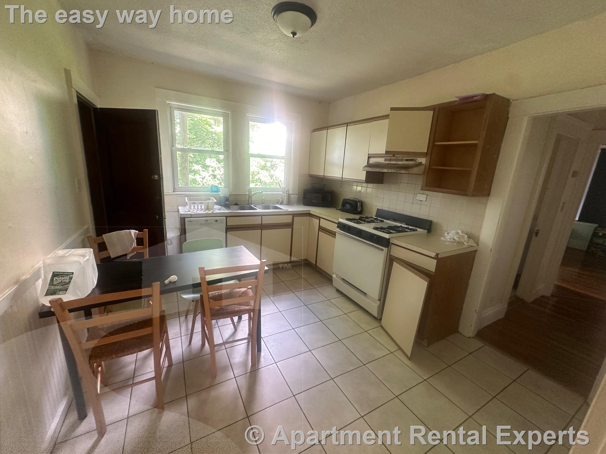 39 Waterhouse St, Teele Square