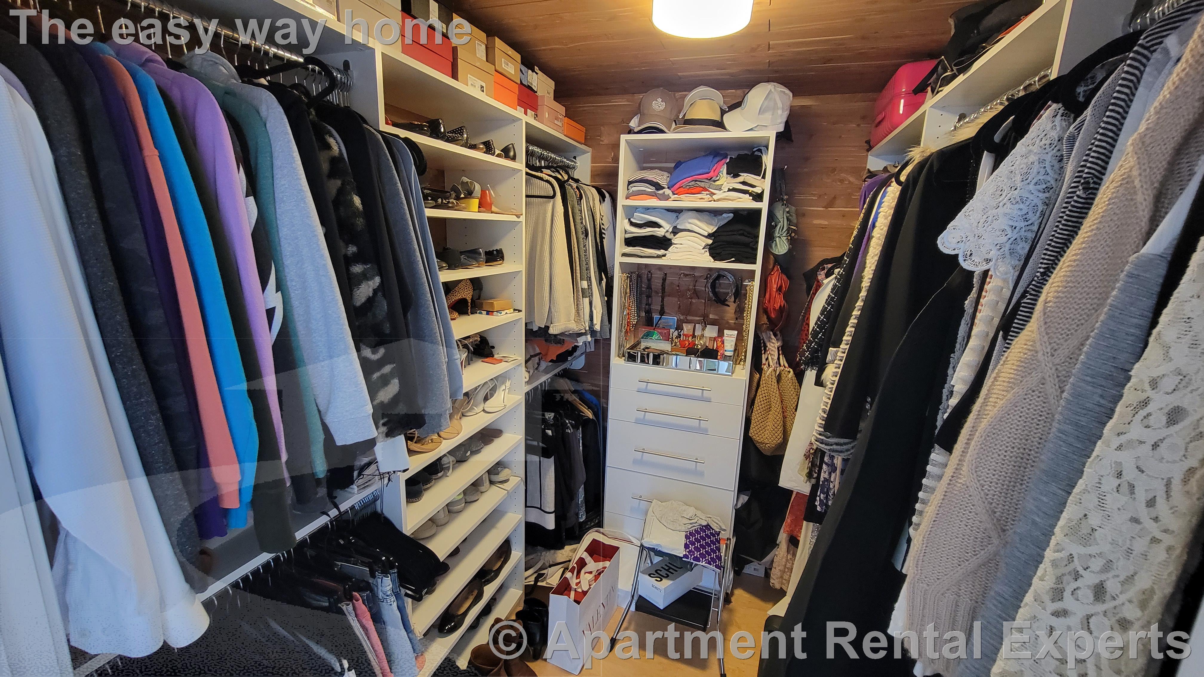 1601 Beacon St, Washington Square