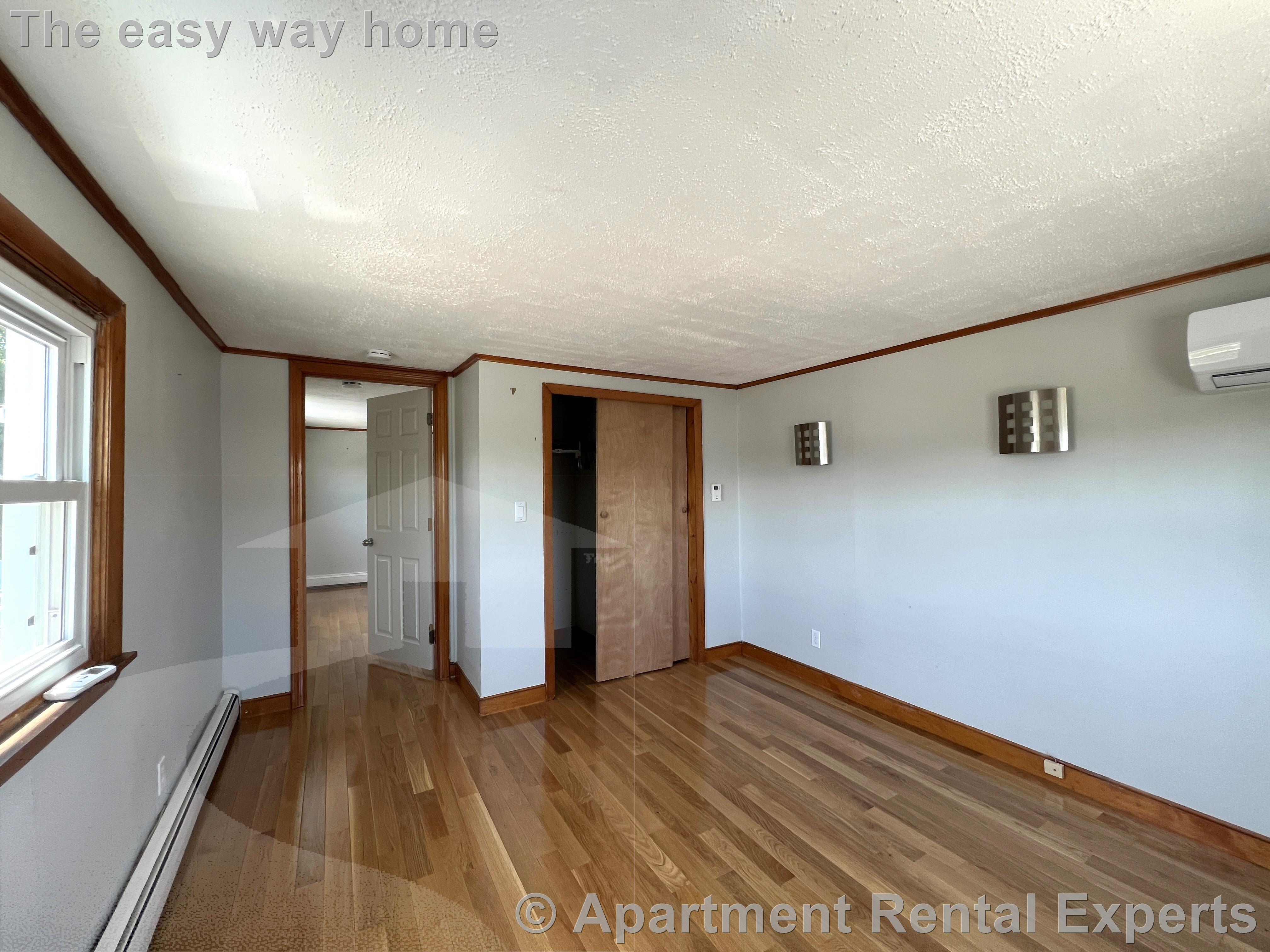 11 Wellington St, Other