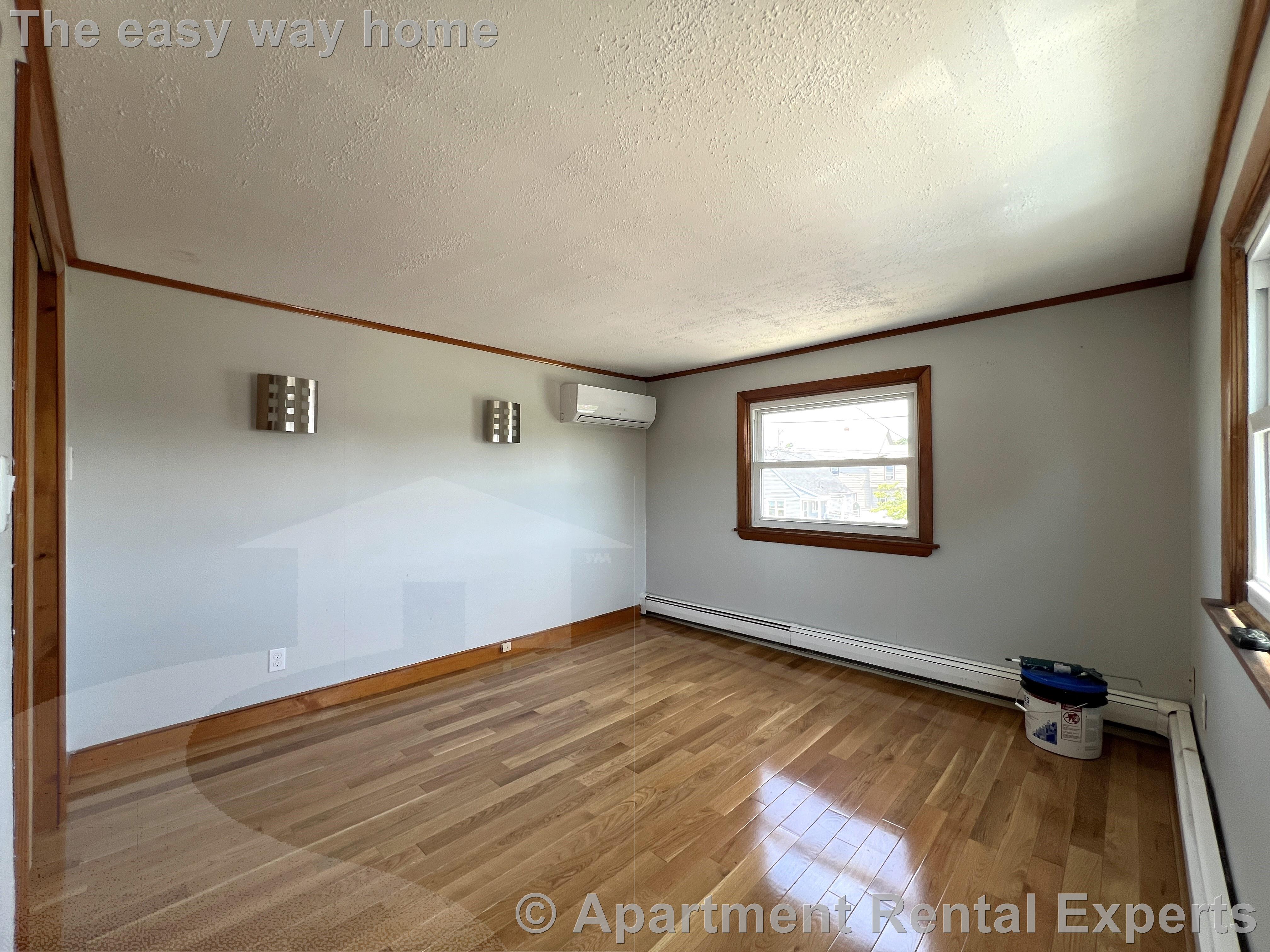 11 Wellington St, Other