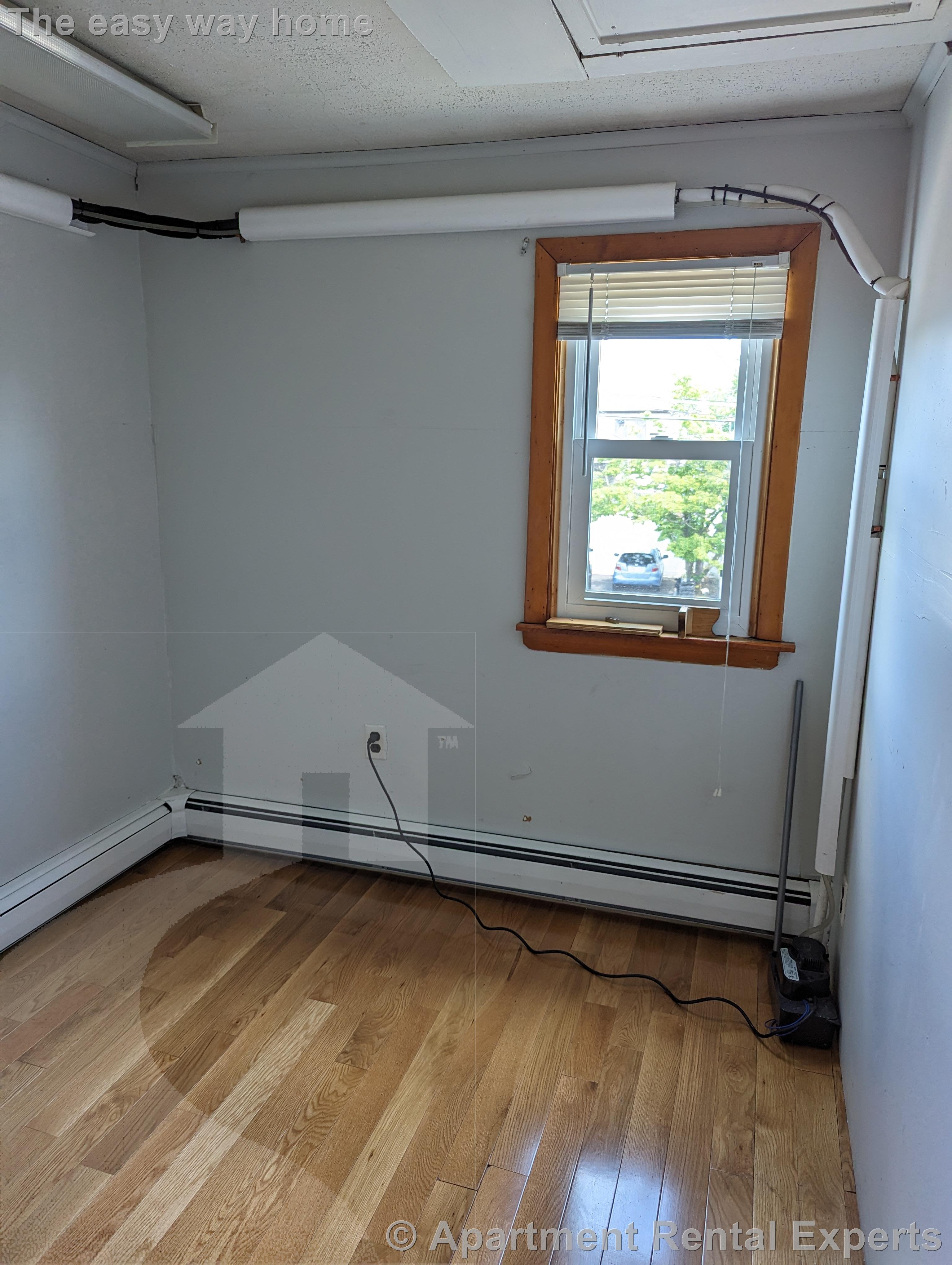 11 Wellington St, Other