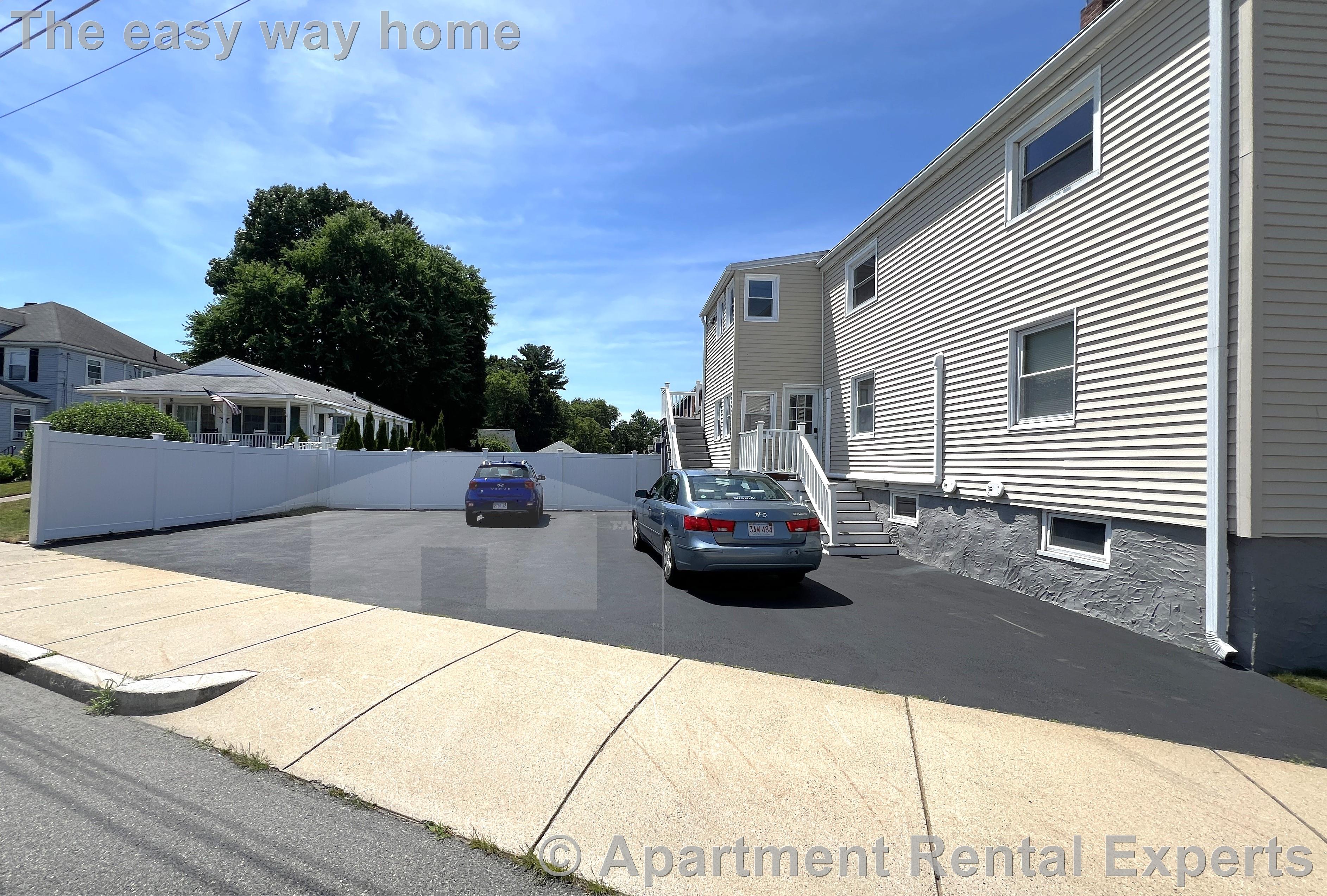 11 Wellington St, Other