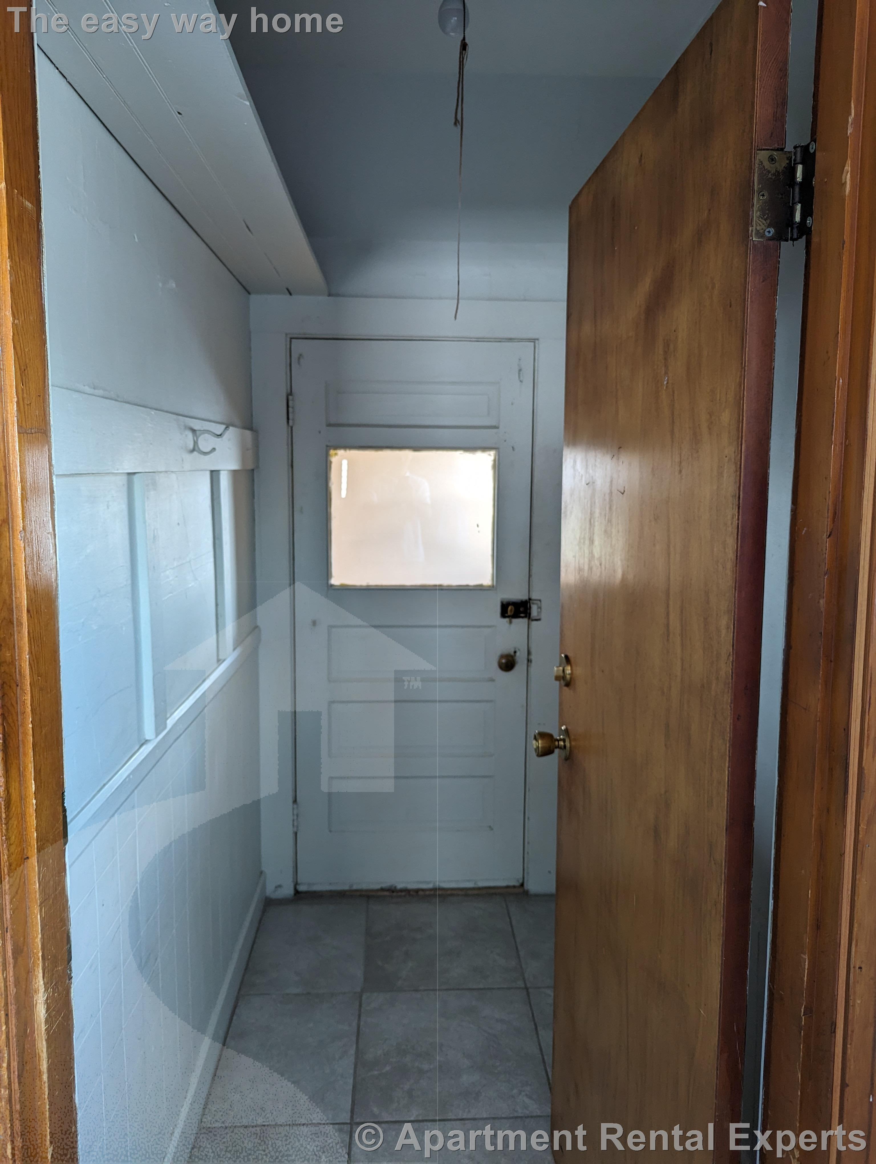 11 Wellington St, Other