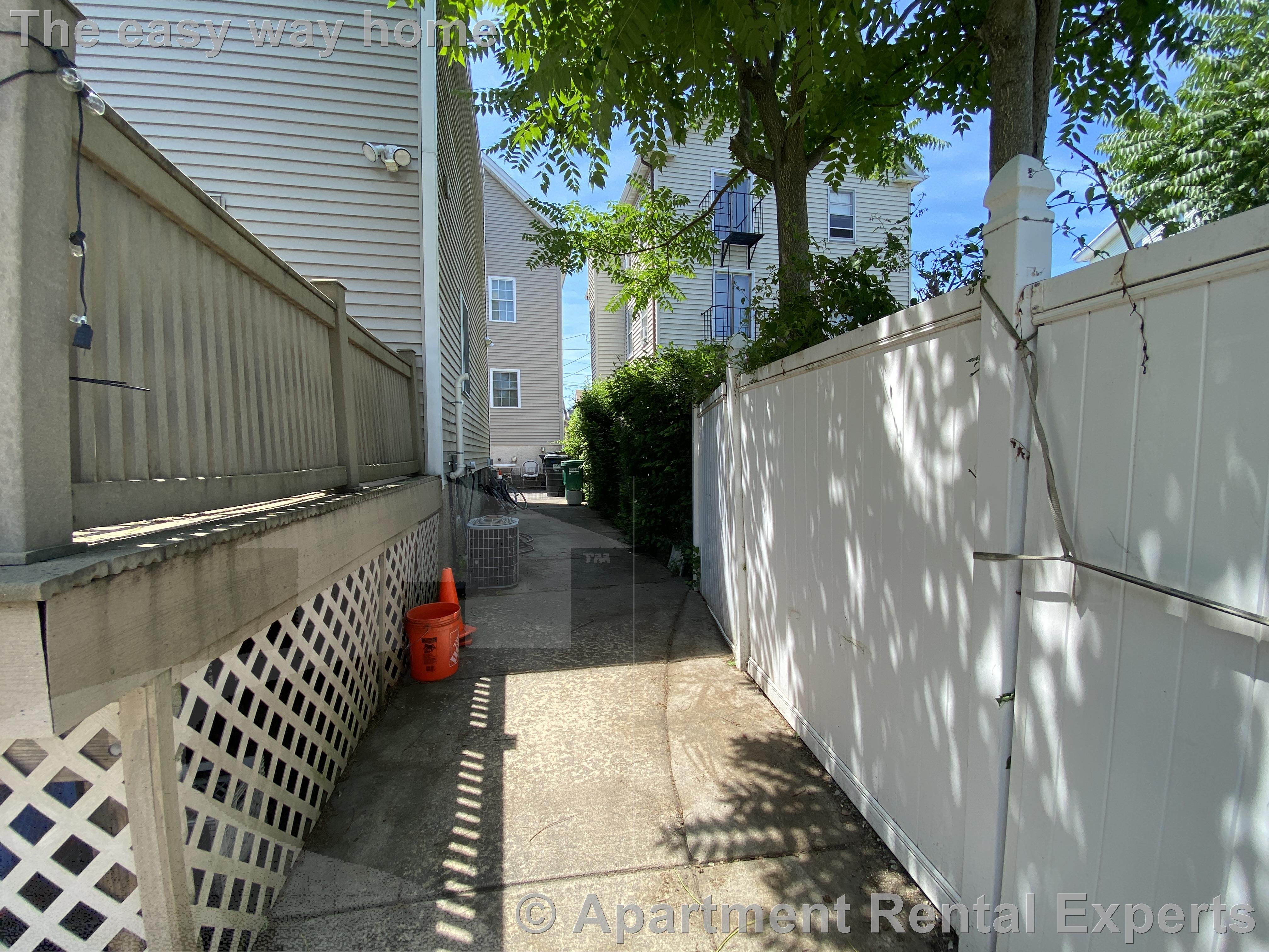 44.5 Warren St, East Cambridge