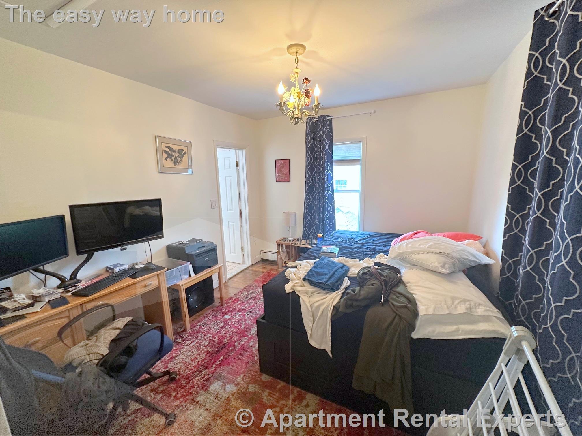 261 Mt Auburn St, Harvard Square