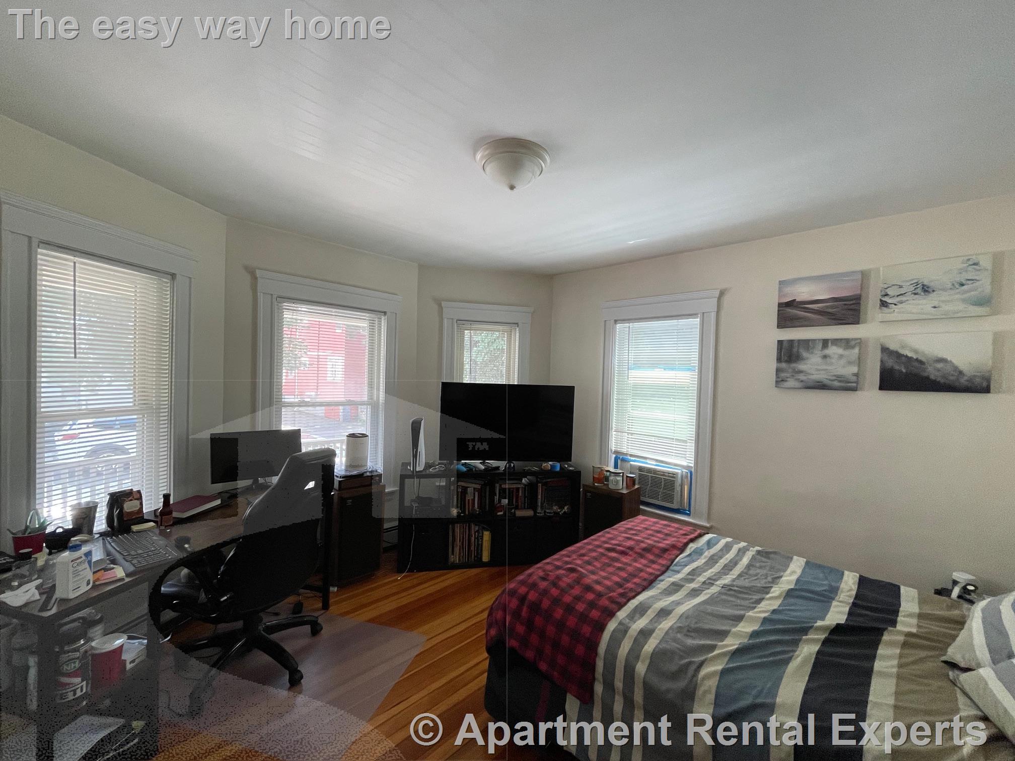 24 Simpson Ave, Davis Square