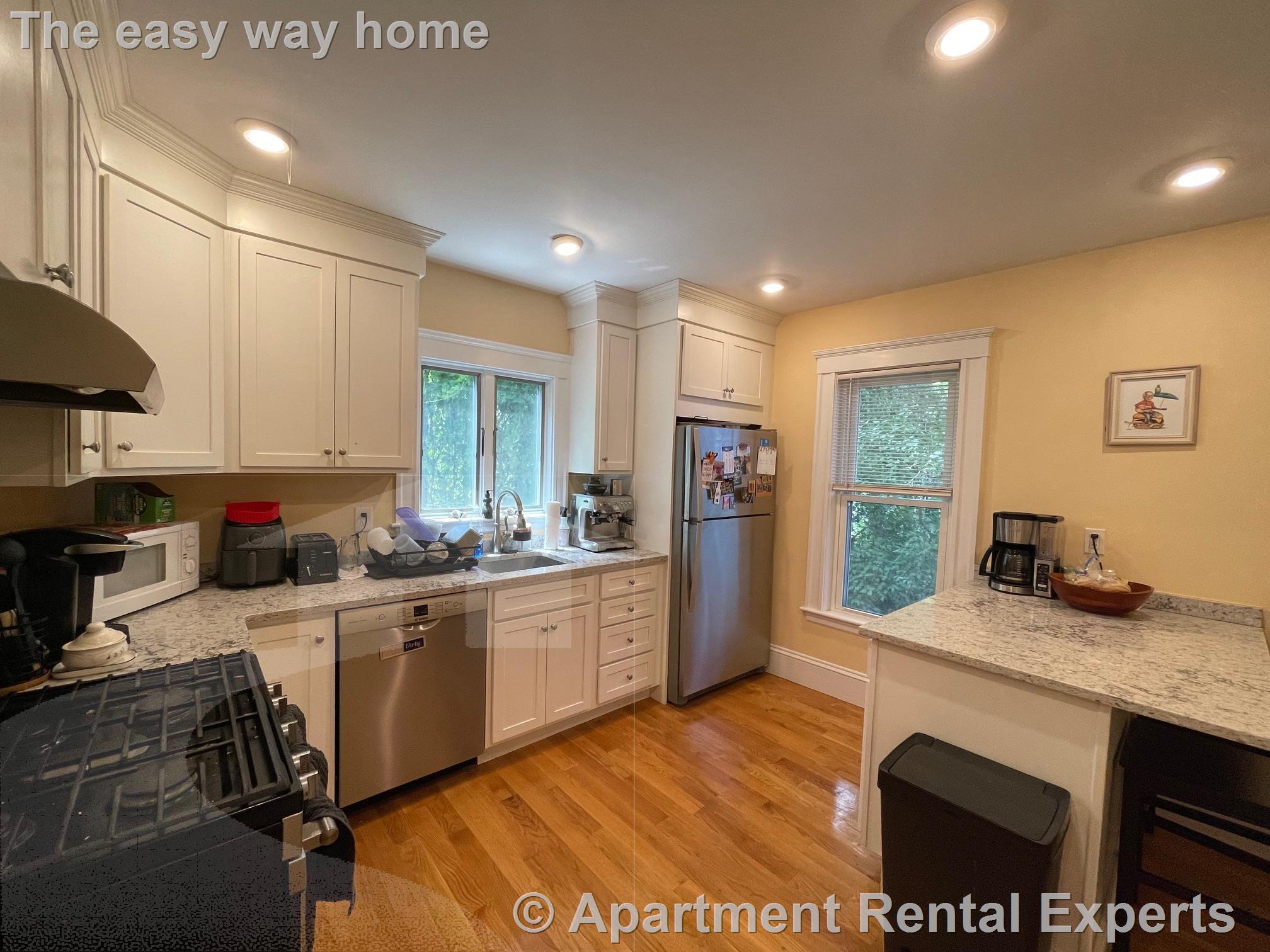 24 Simpson Ave, Davis Square