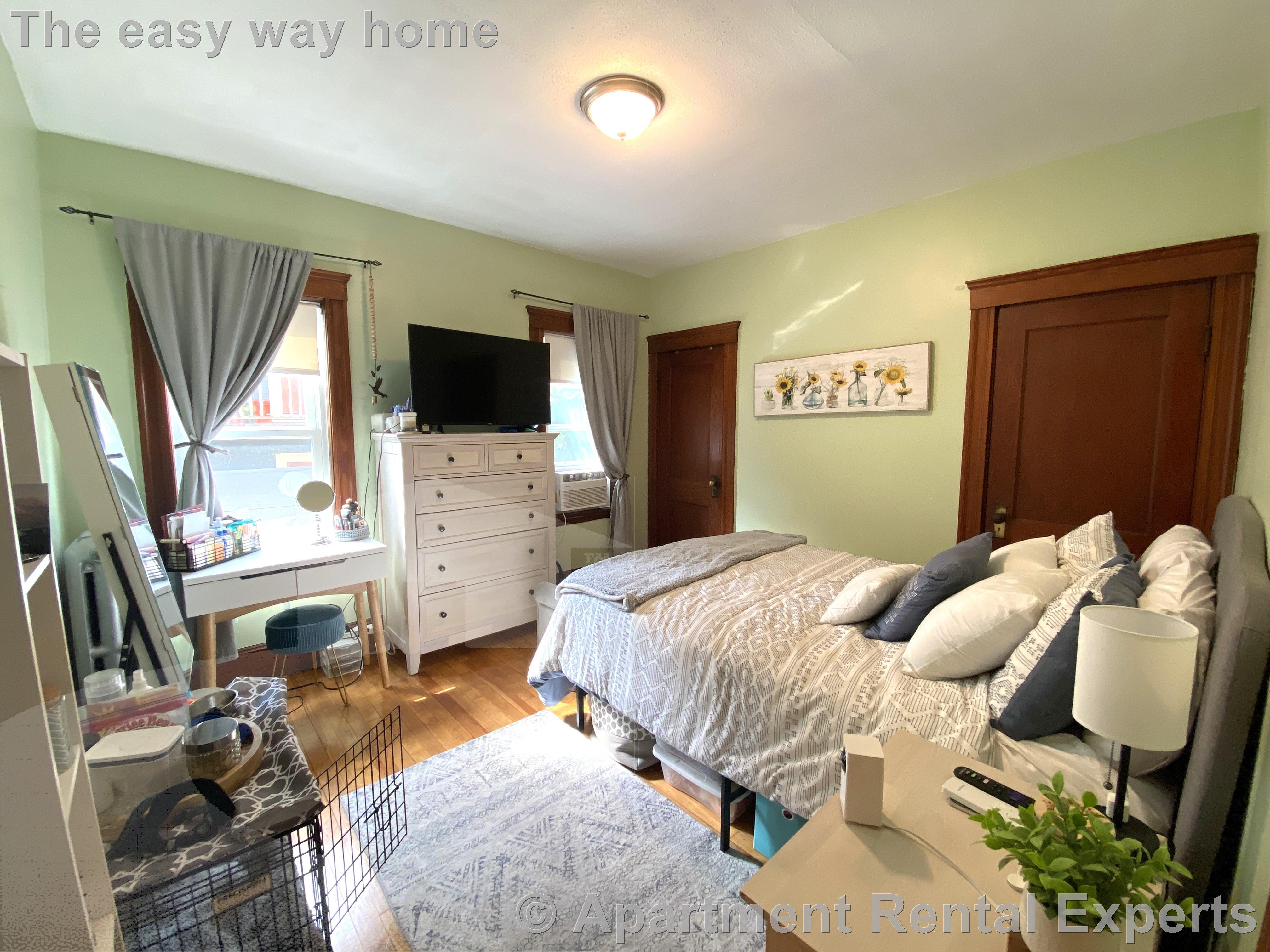 102 Raymond Ave, Teele Square