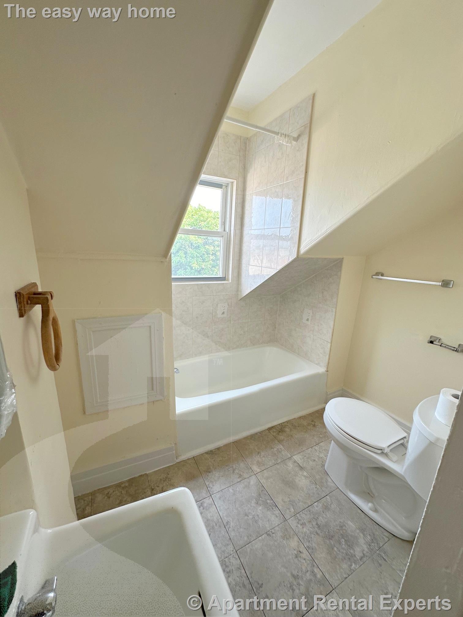 14 Rockland Pl, Malden Center