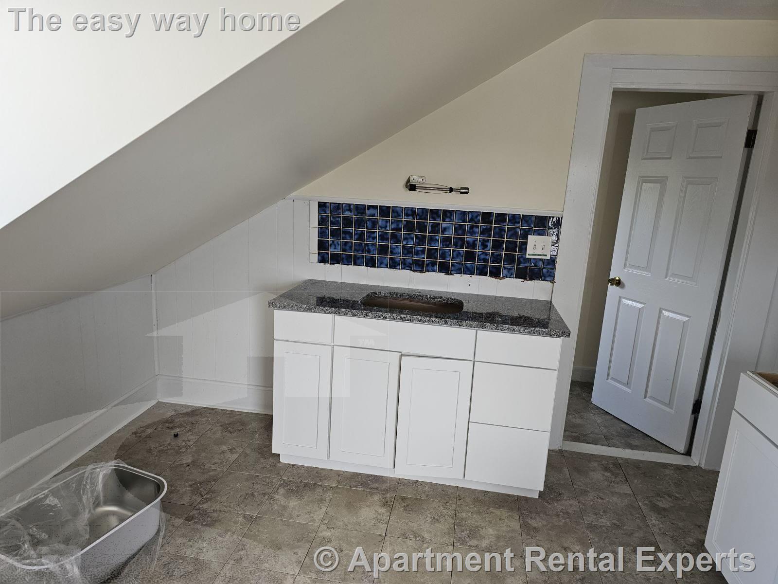 14 Rockland Pl, Malden Center