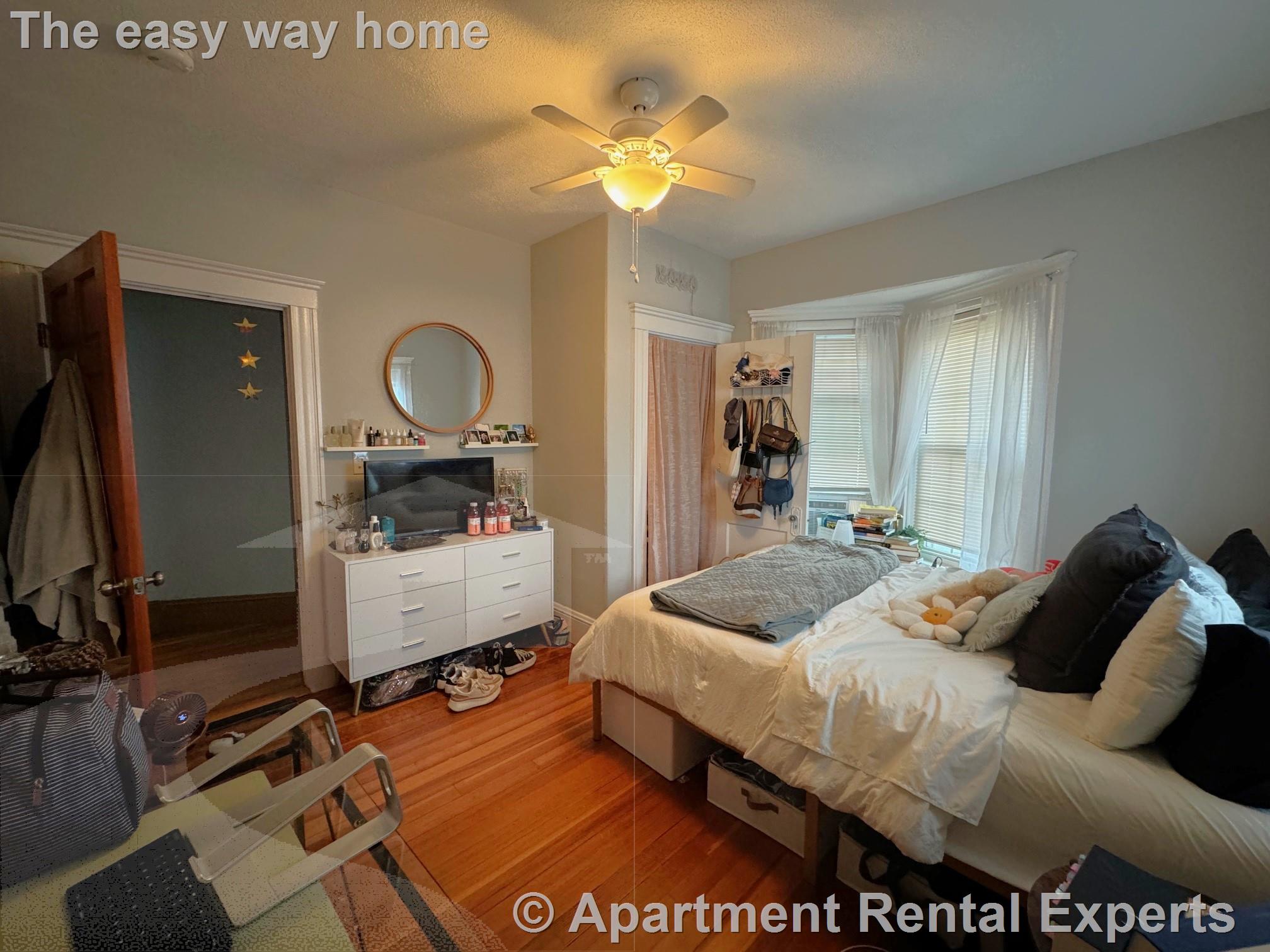 8 Bradford Ave, Tufts