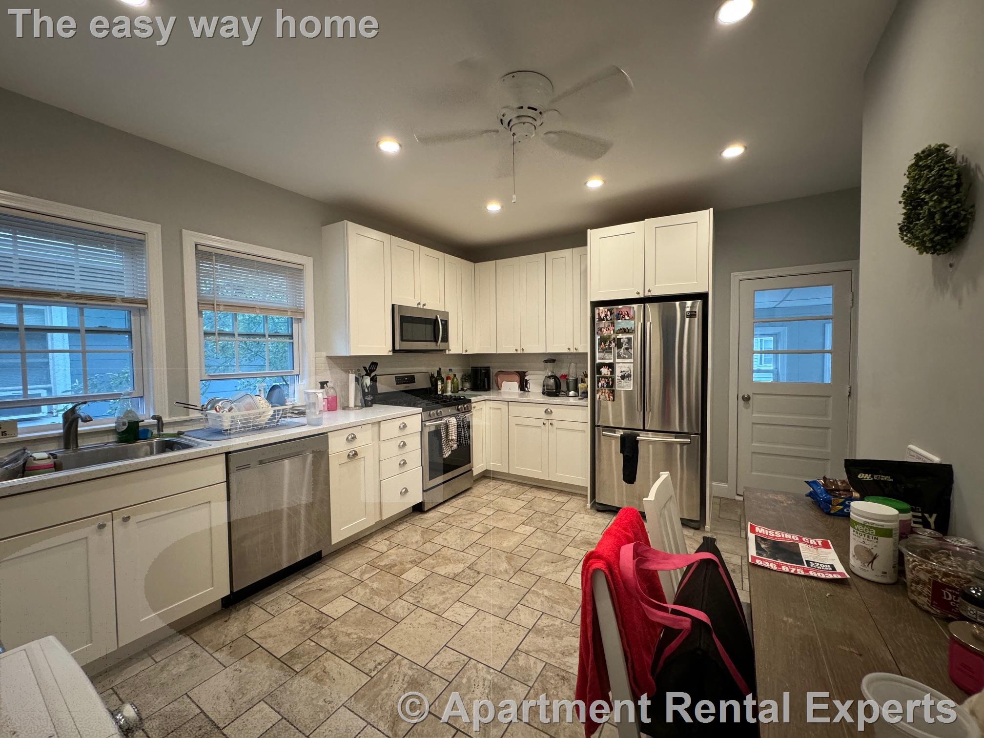 8 Bradford Ave, Tufts