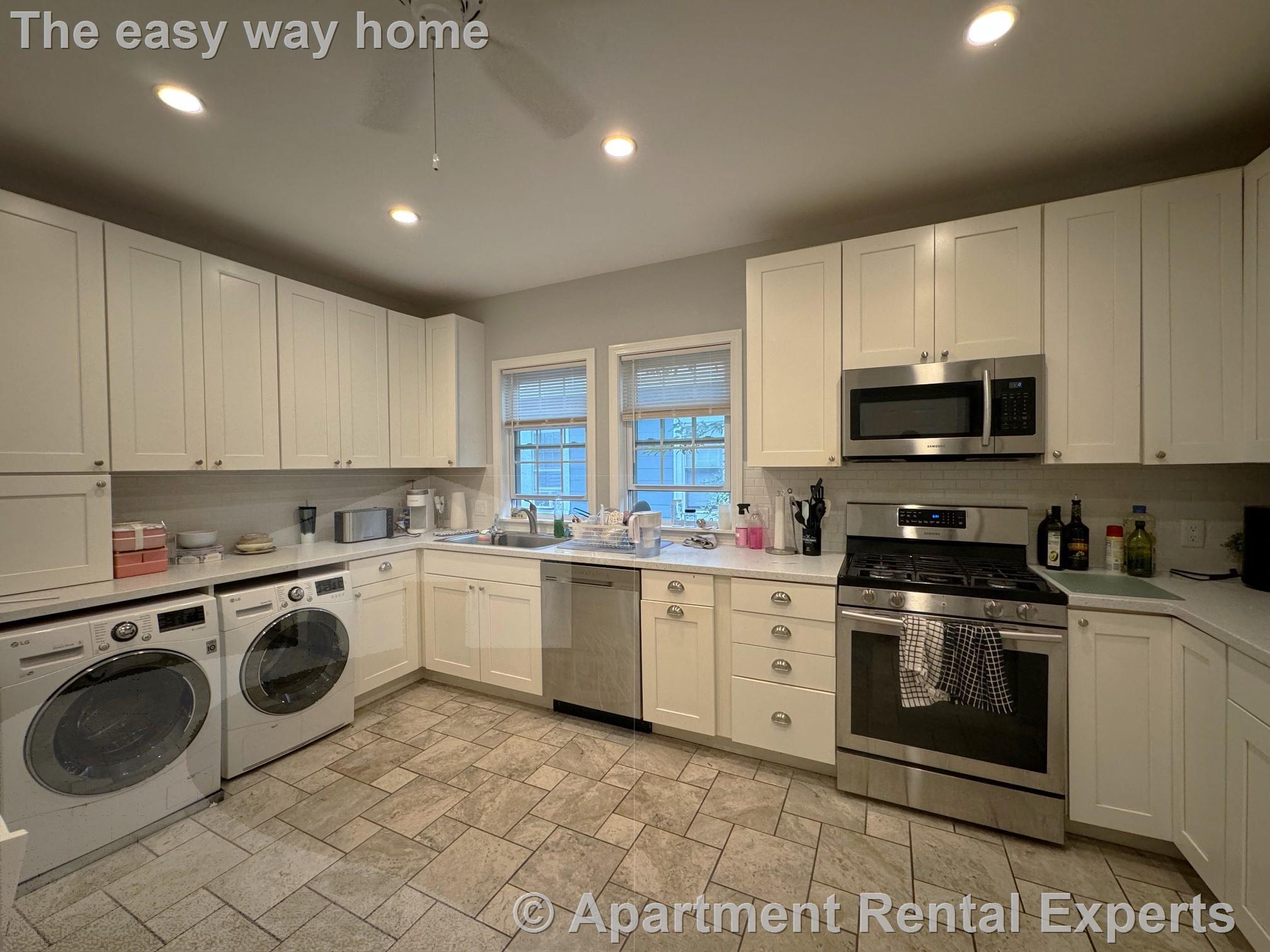 8 Bradford Ave, Tufts