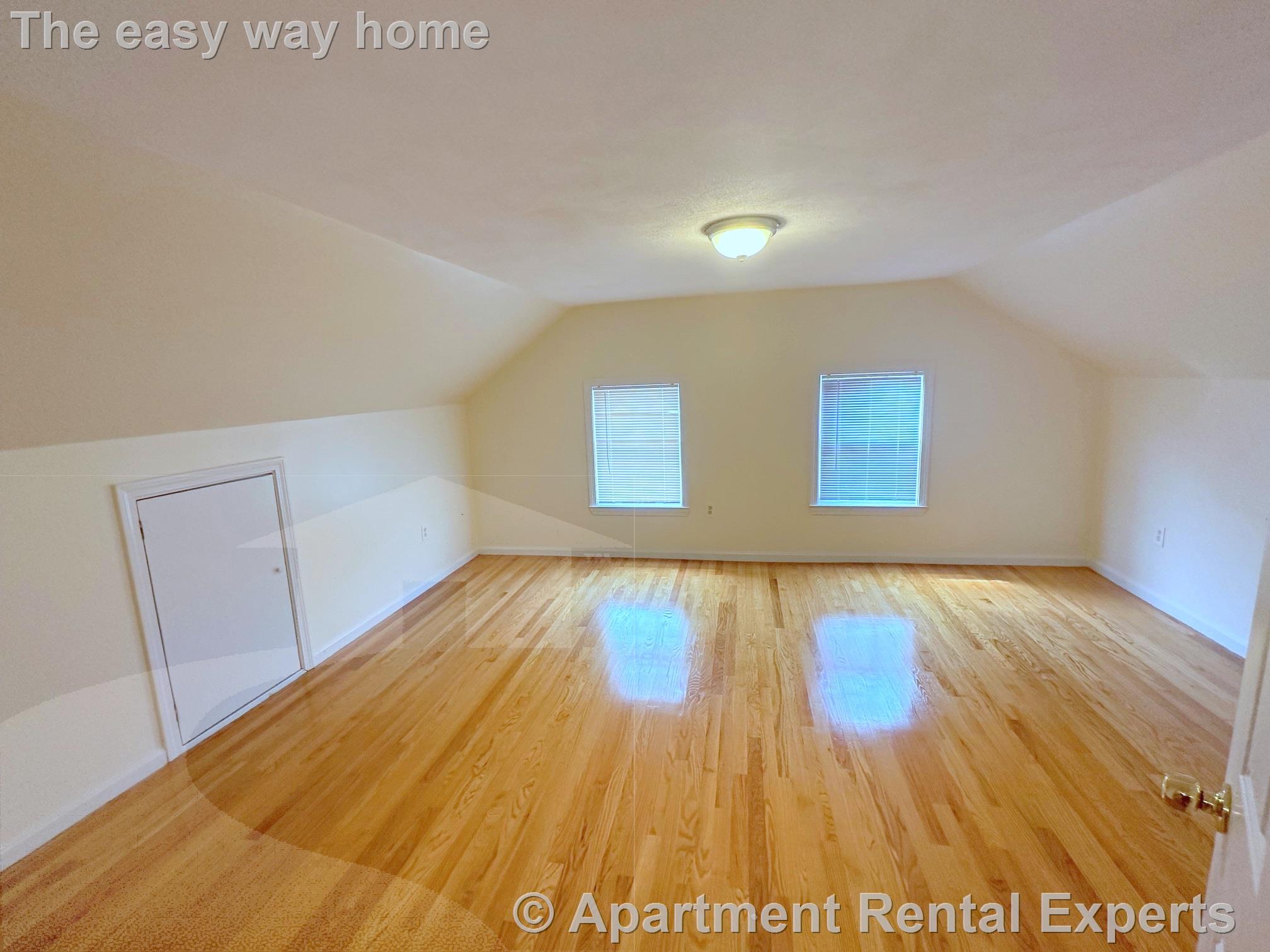 286 Salem St, Medford Square