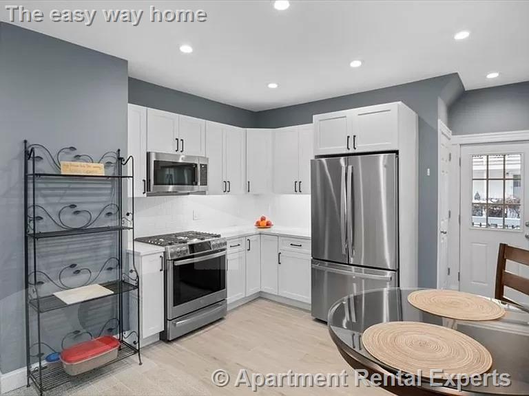 61 Lowden Ave, Davis Square