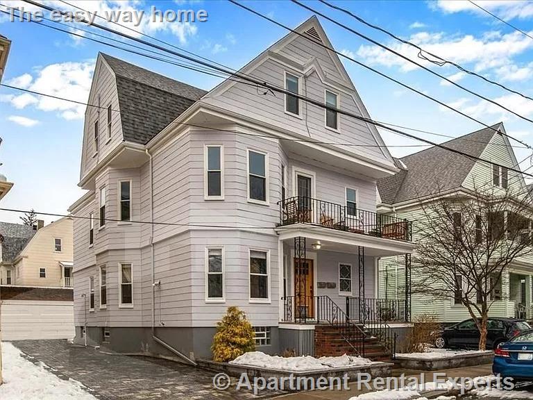 61 Lowden Ave, Davis Square