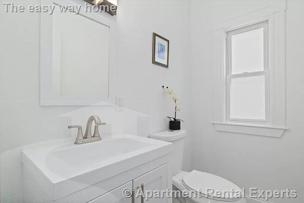 61 Lowden Ave, Davis Square