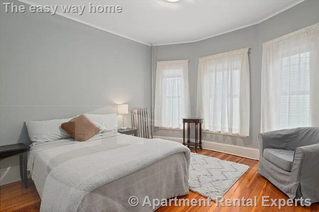 61 Lowden Ave, Davis Square