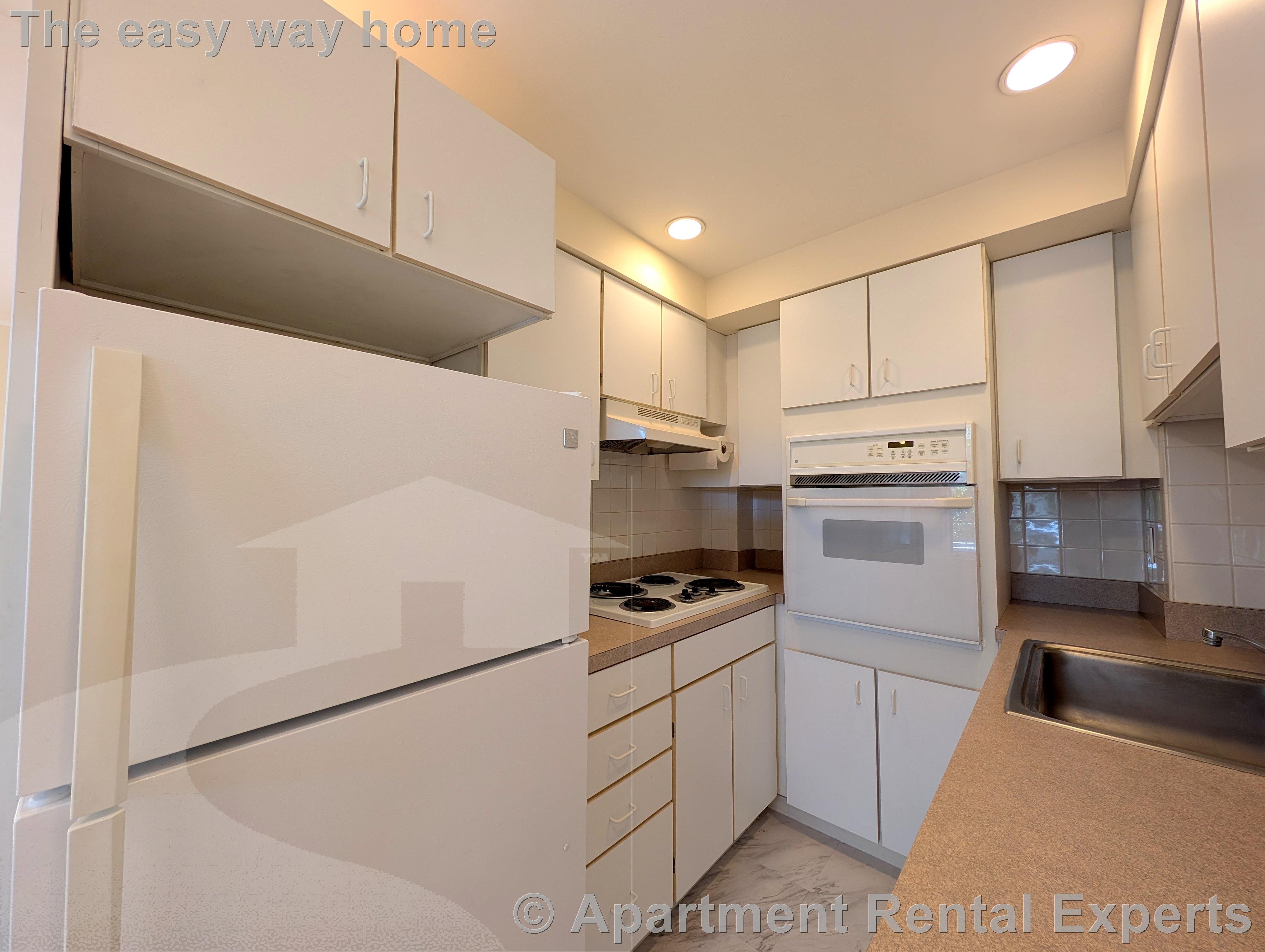 988 Memorial Dr, Harvard Square