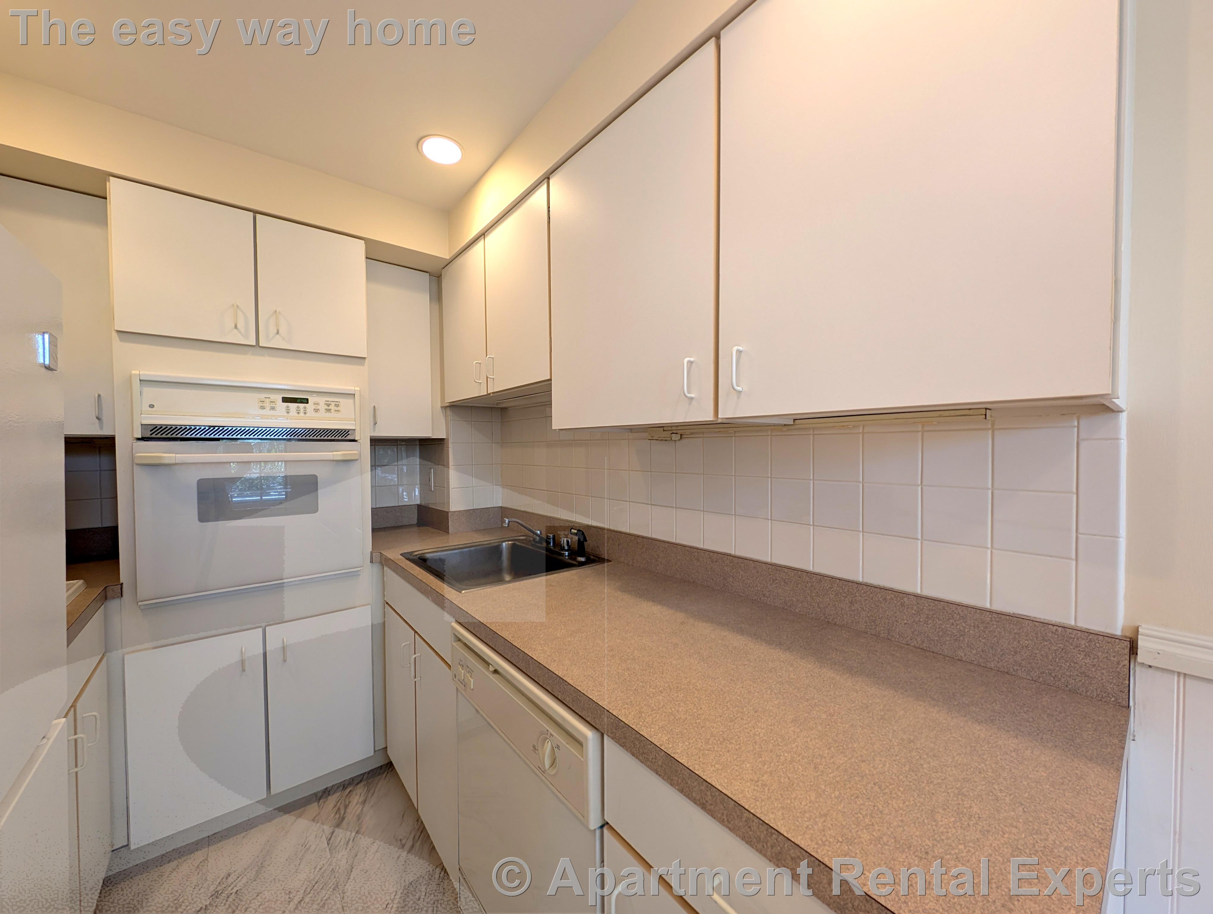 988 Memorial Dr, Harvard Square