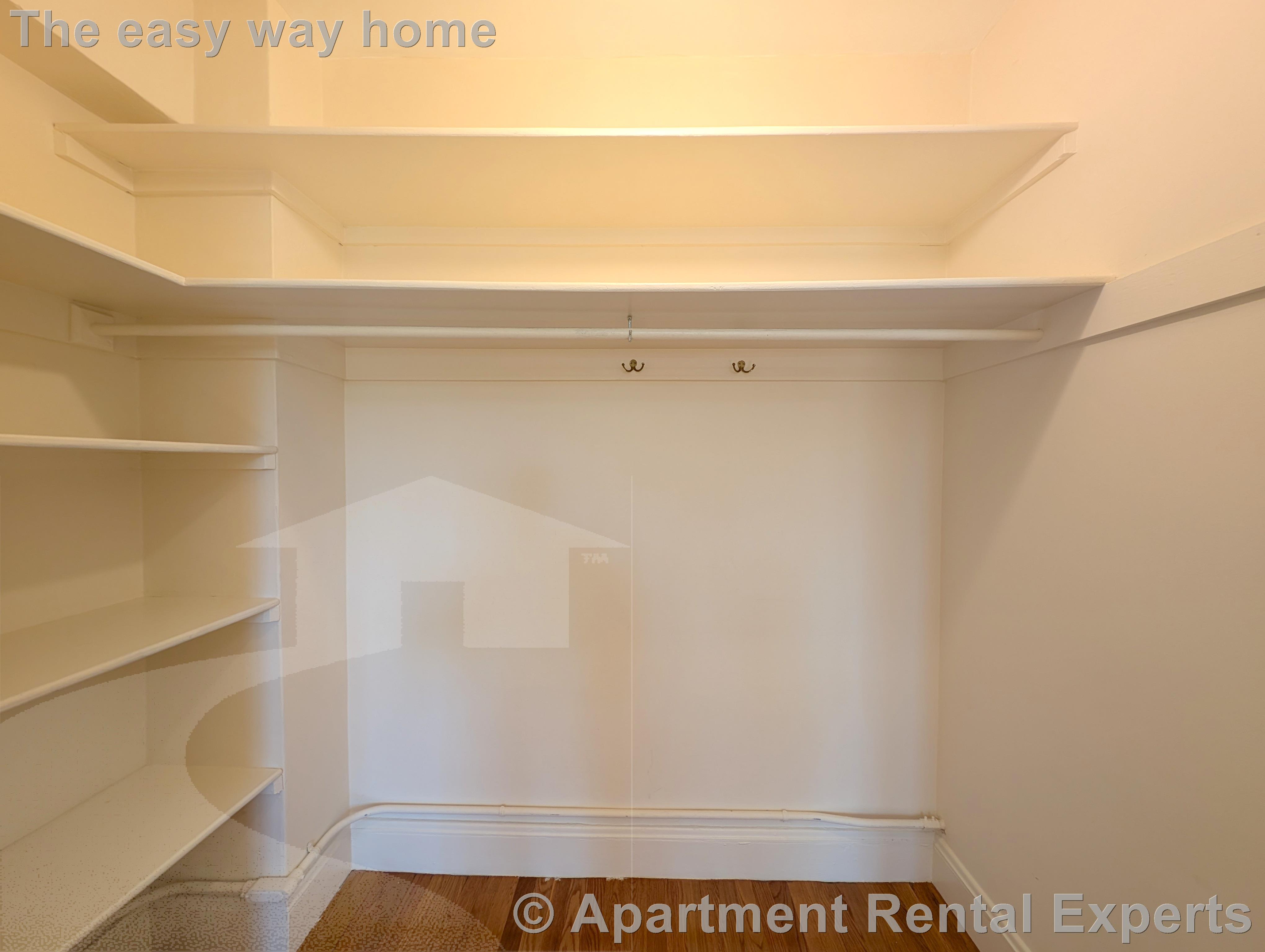 988 Memorial Dr, Harvard Square