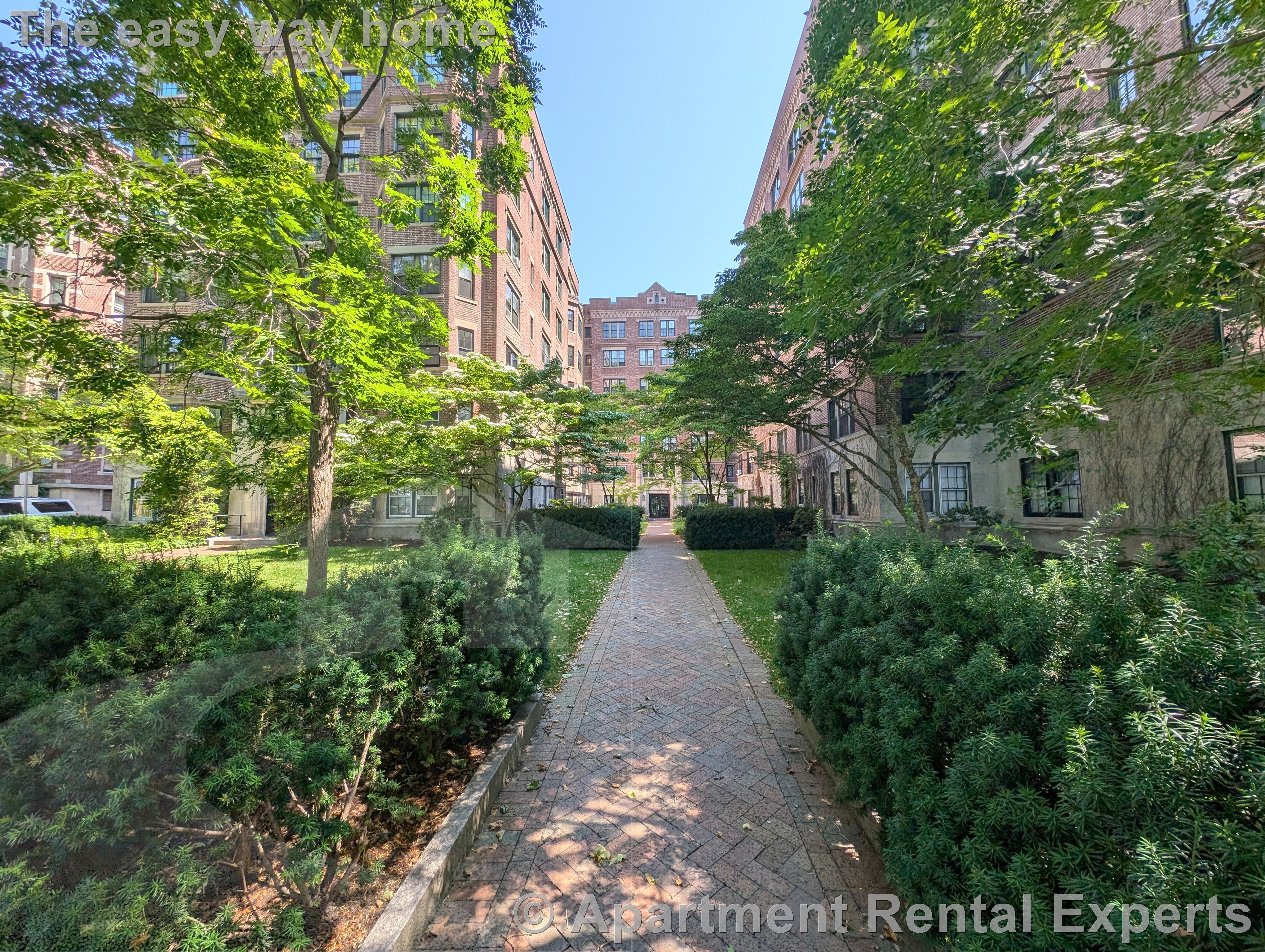 988 Memorial Dr, Harvard Square