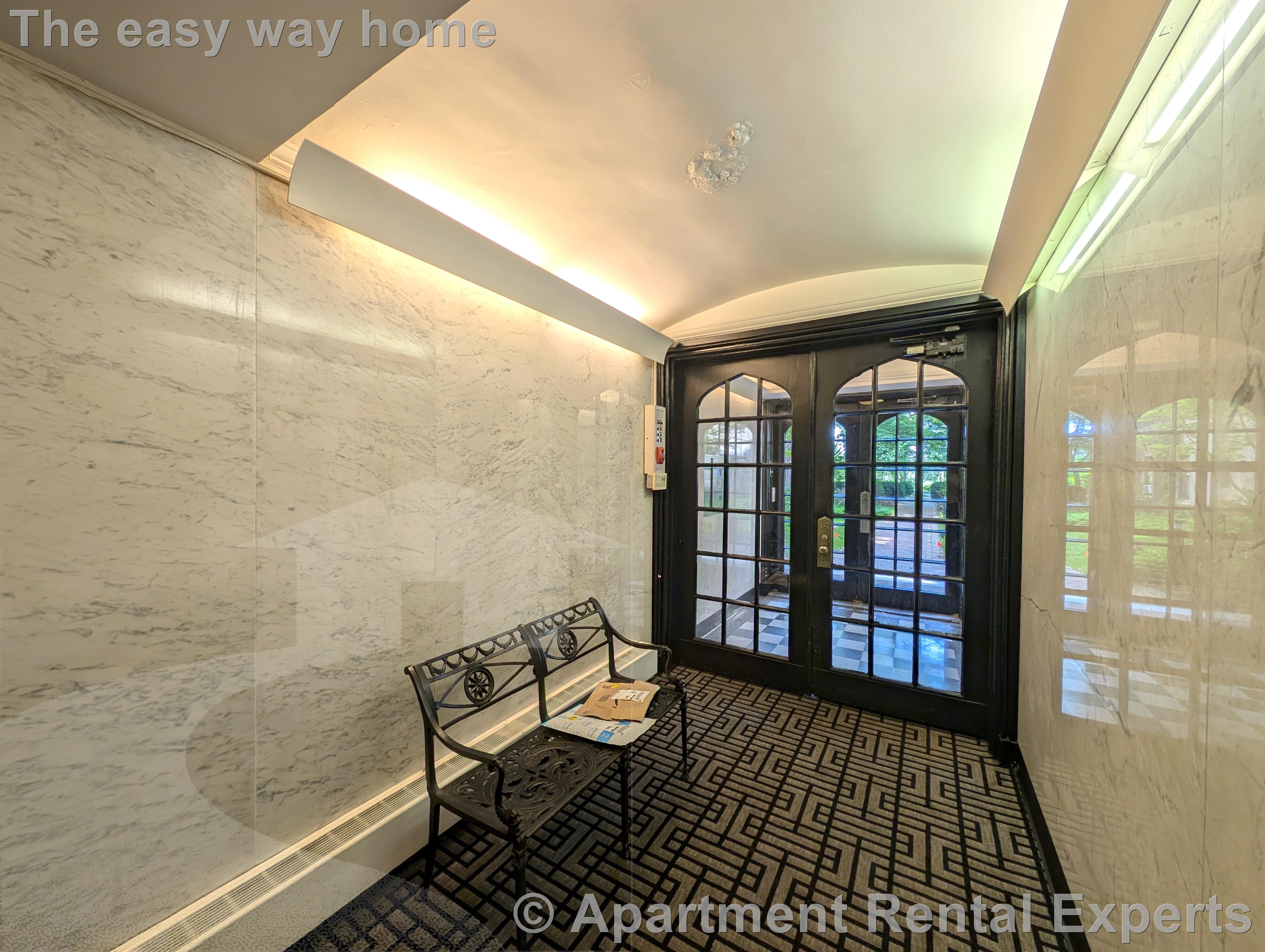 988 Memorial Dr, Harvard Square