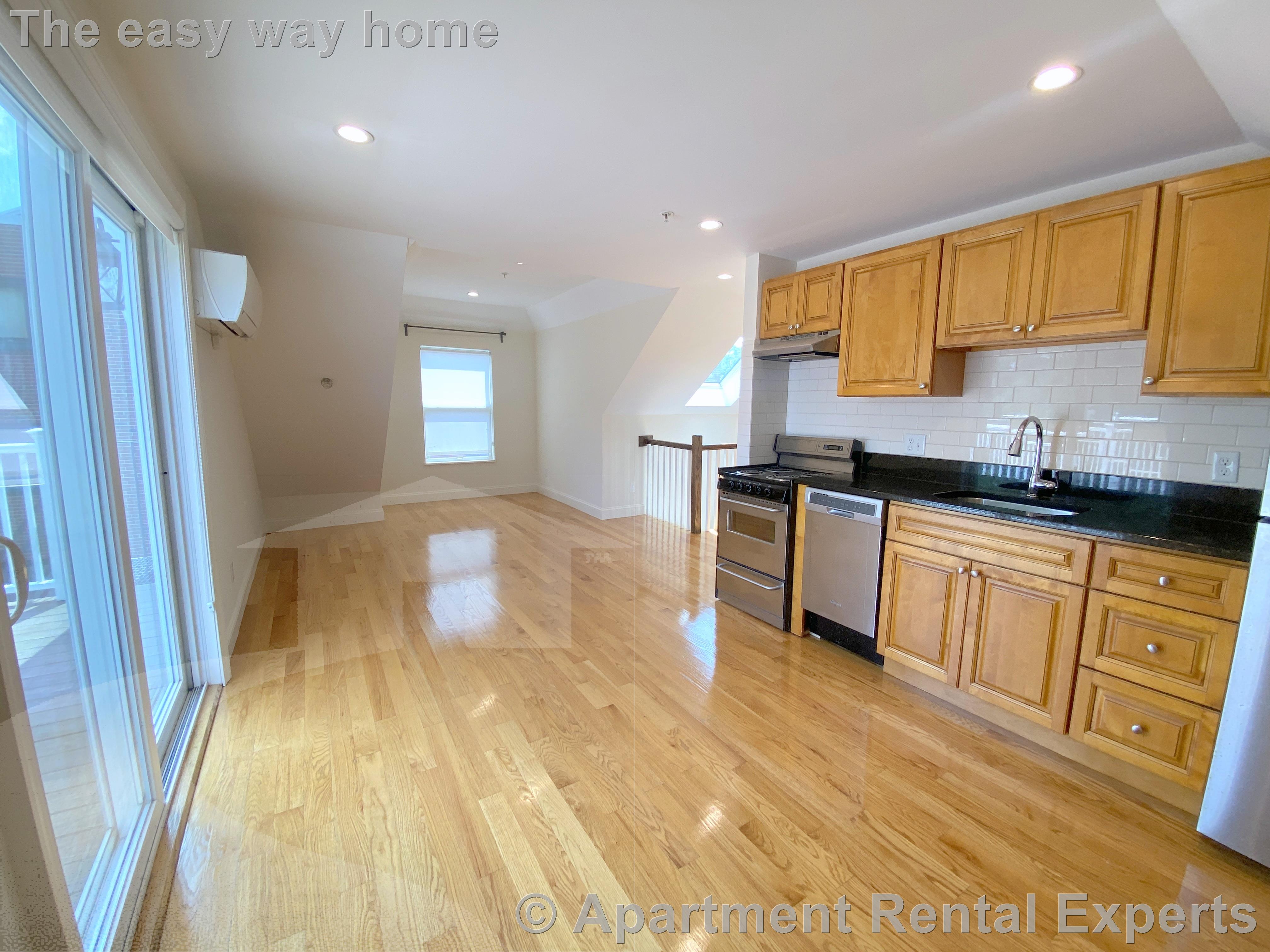 379 Harvard St, Harvard Square