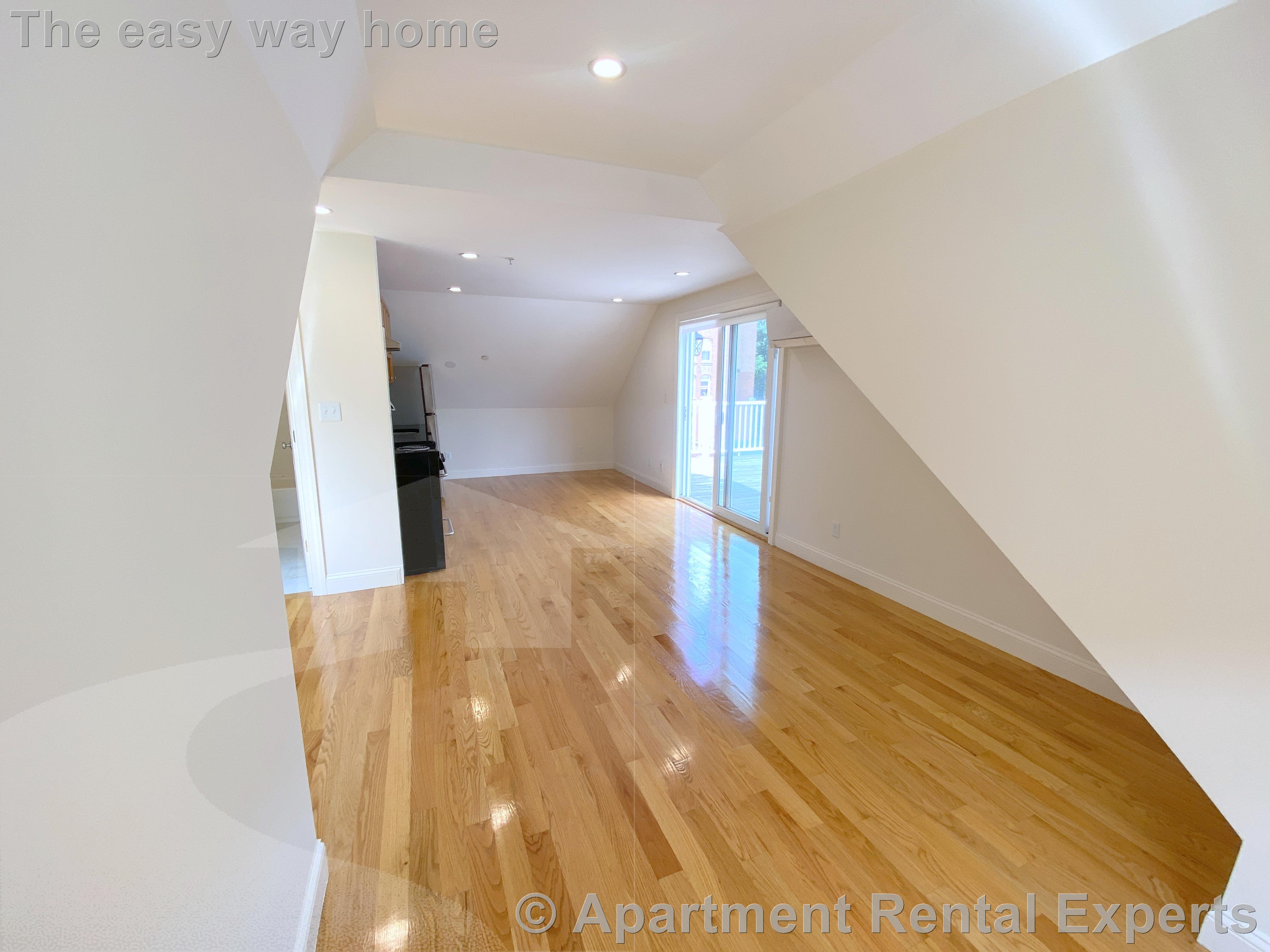 379 Harvard St, Harvard Square