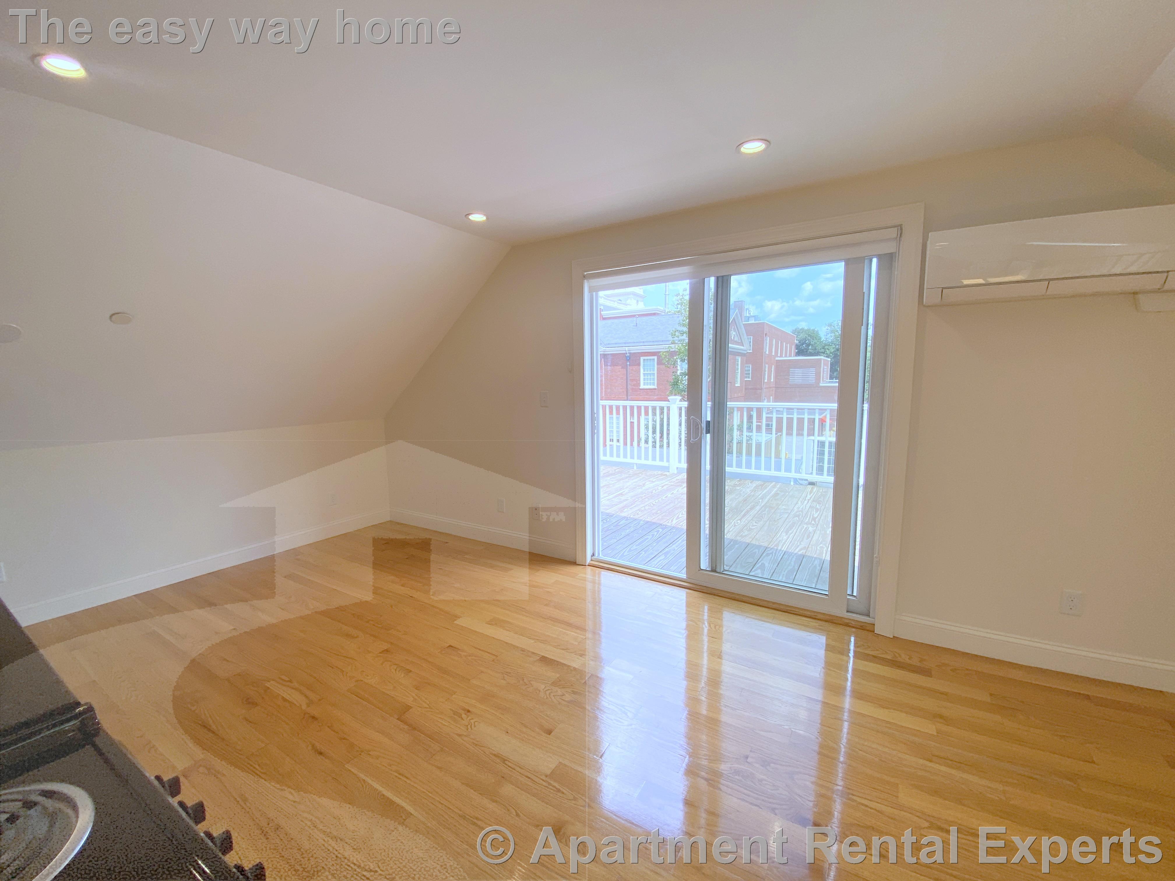 379 Harvard St, Harvard Square