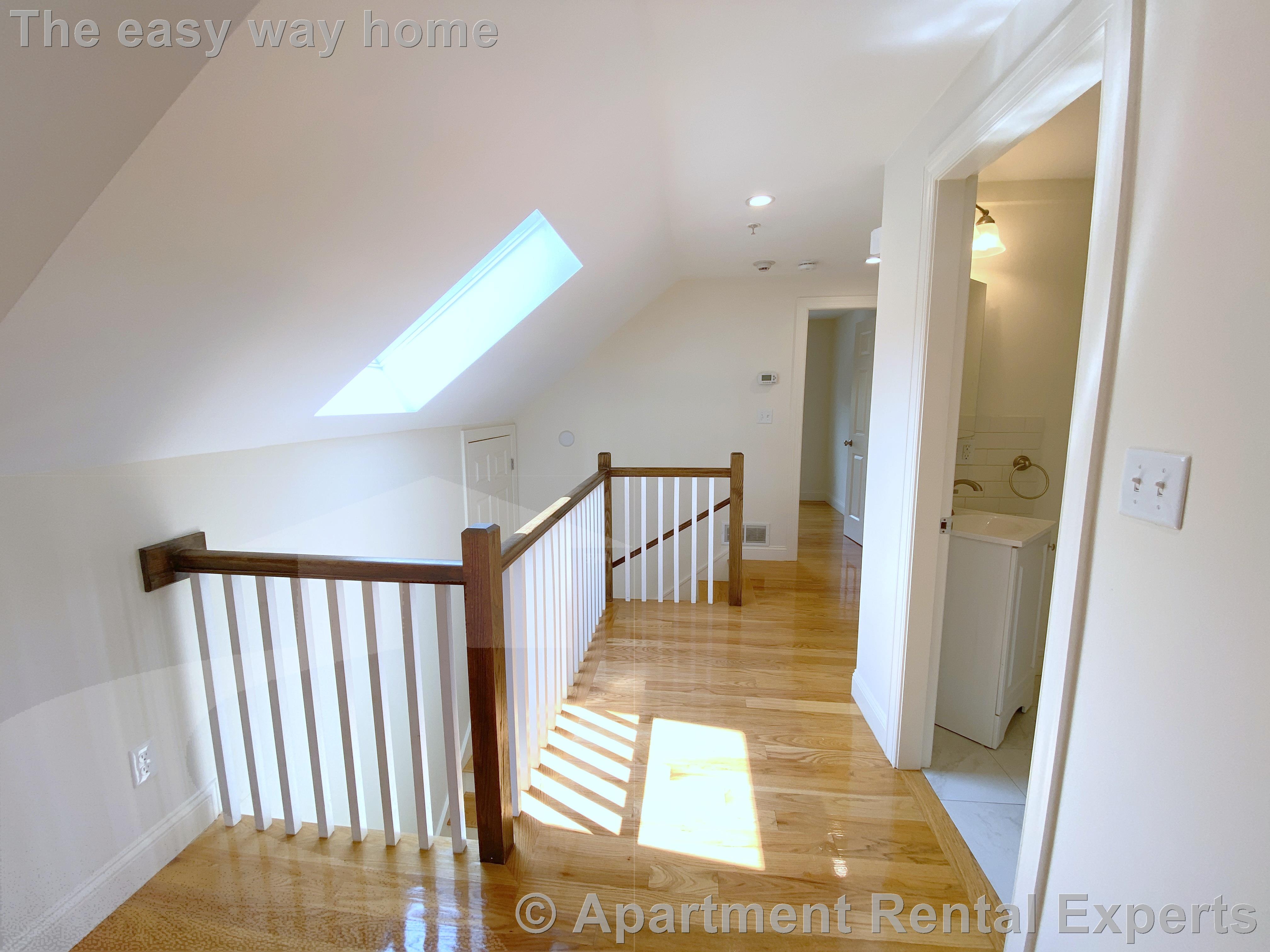 379 Harvard St, Harvard Square