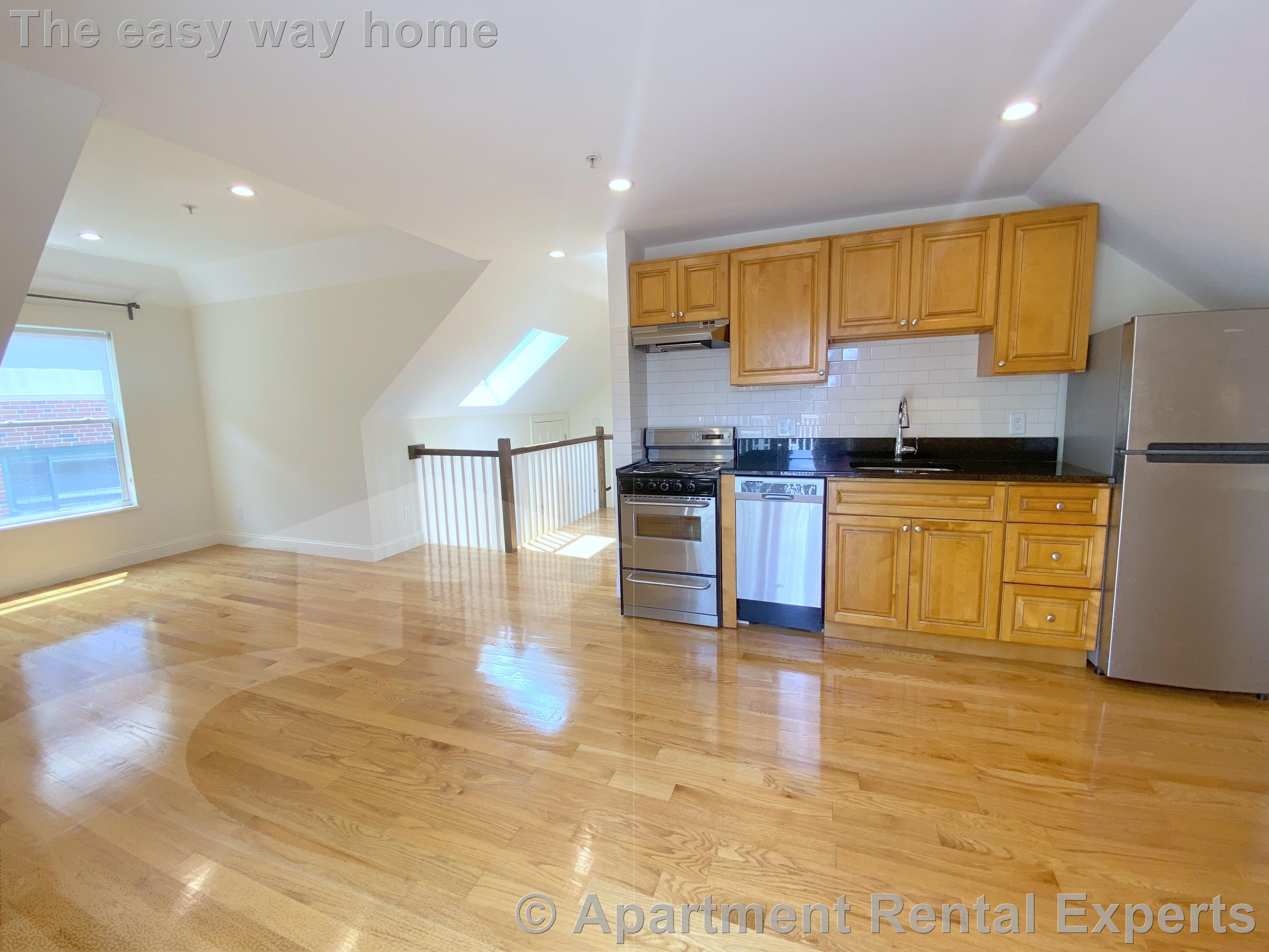 379 Harvard St, Harvard Square