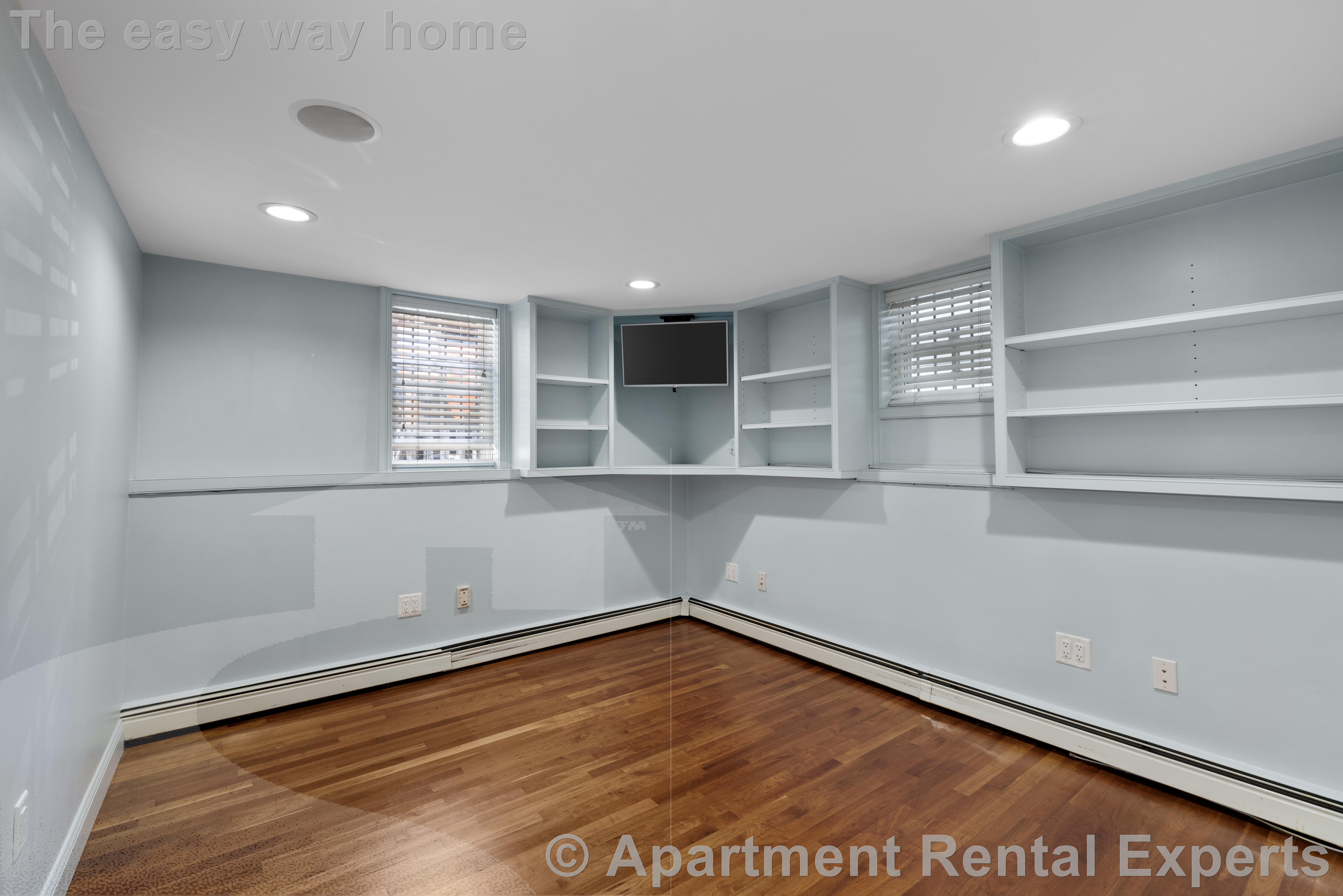 121 Columbia St, Central Square