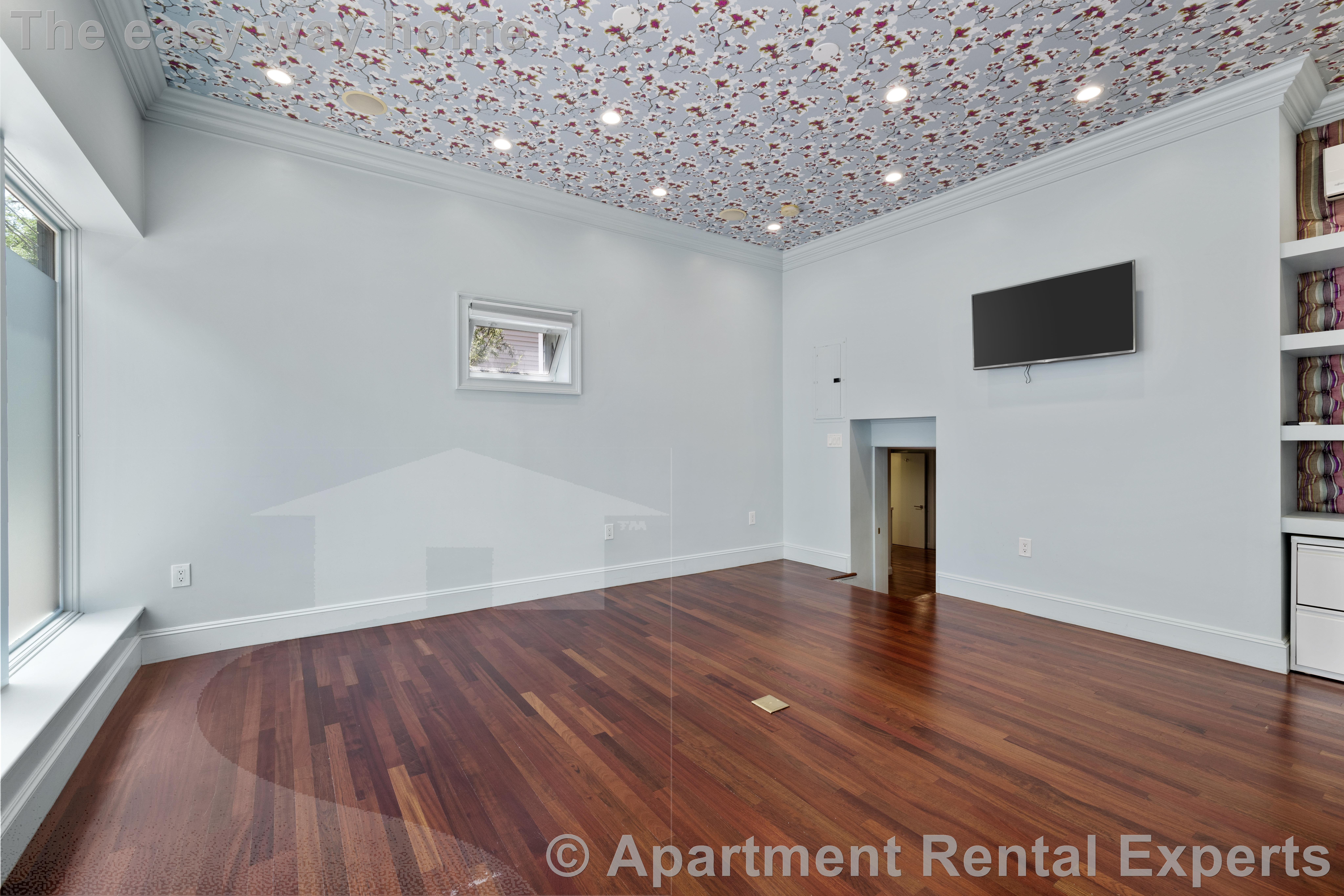 121 Columbia St, Central Square