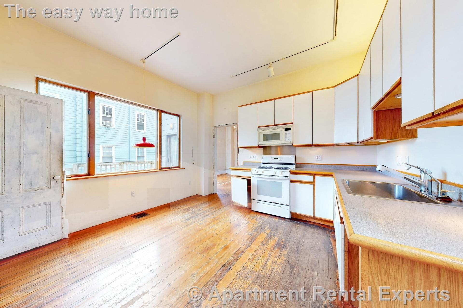 33 Cedar St, Davis Square