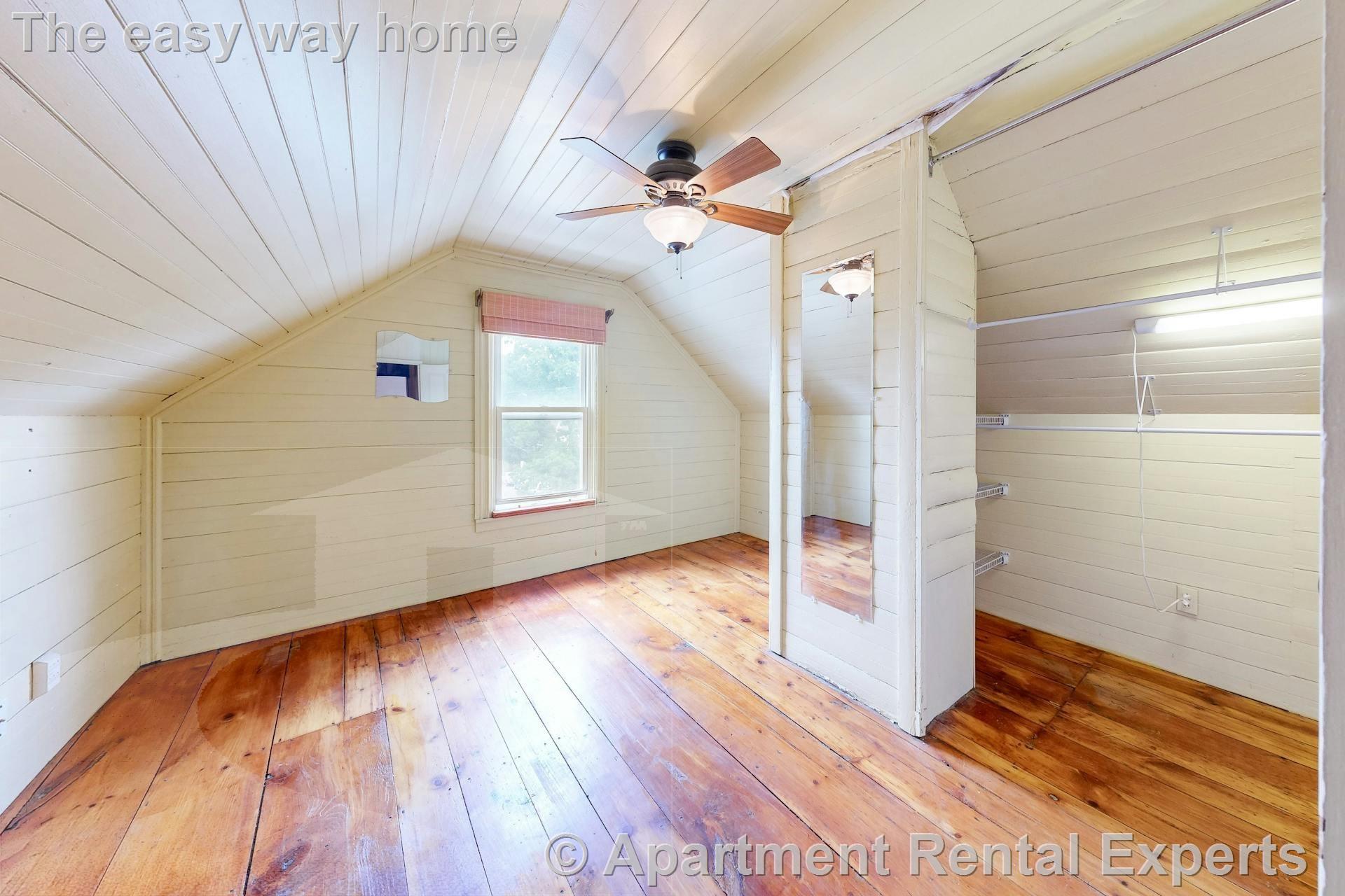 33 Cedar St, Davis Square