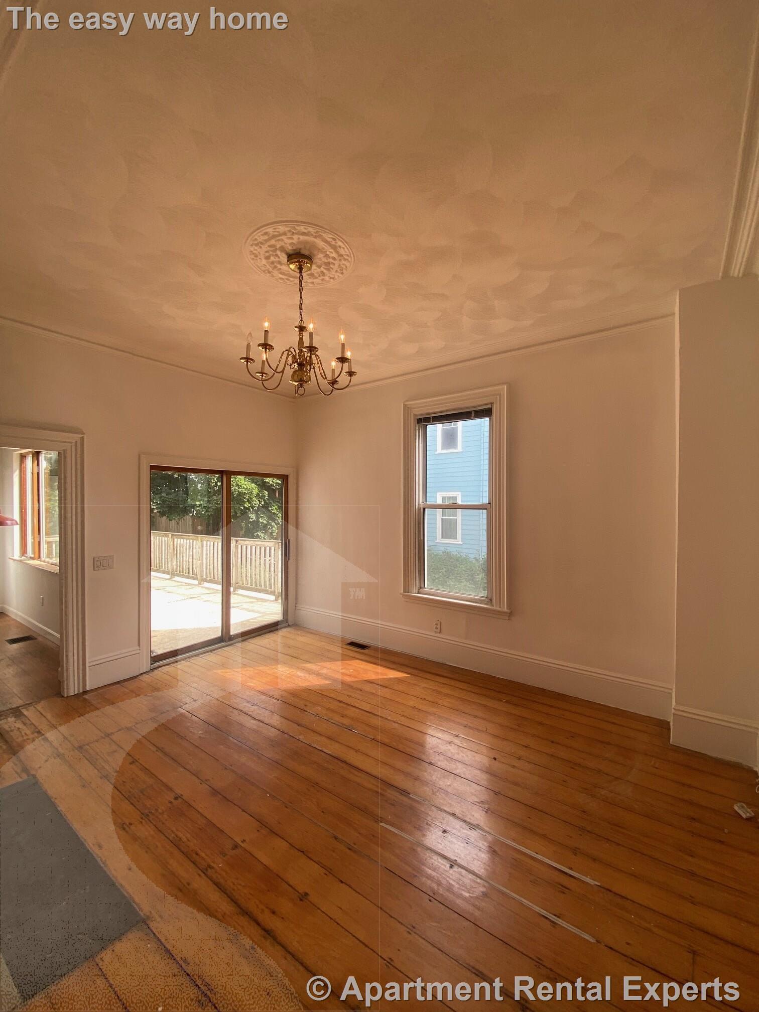 33 Cedar St, Davis Square