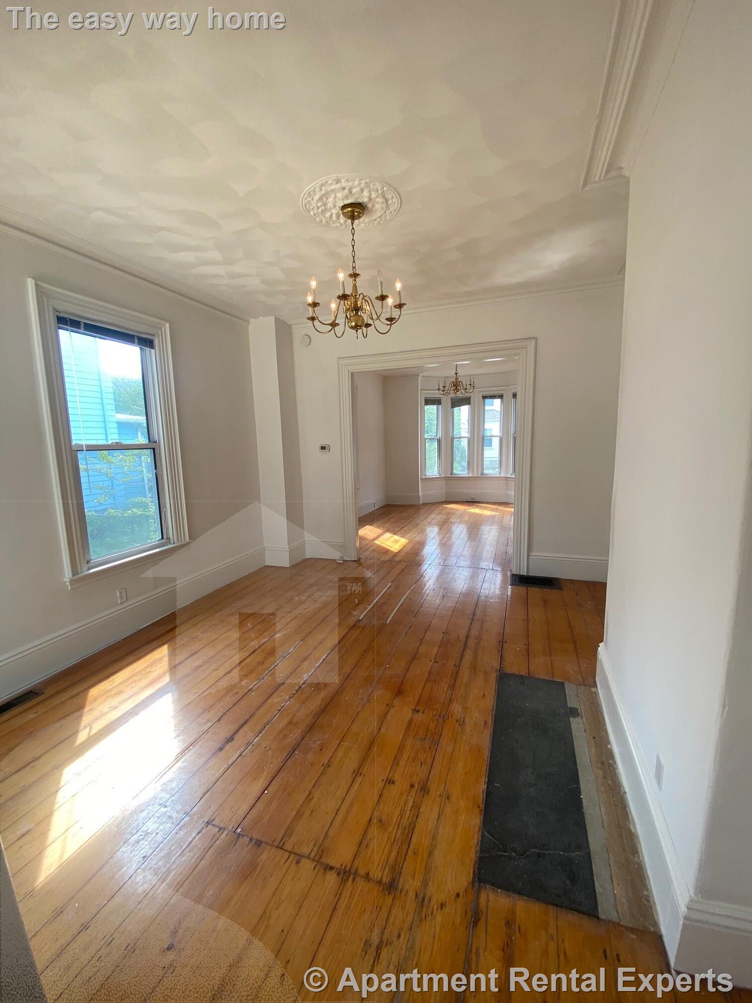 33 Cedar St, Davis Square