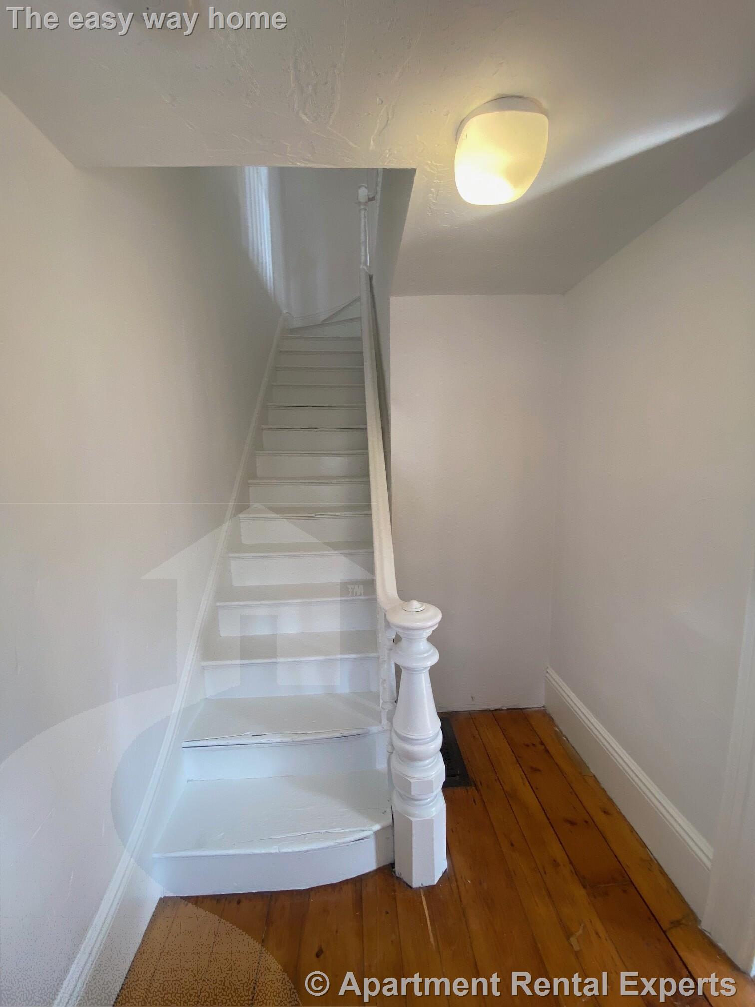 33 Cedar St, Davis Square