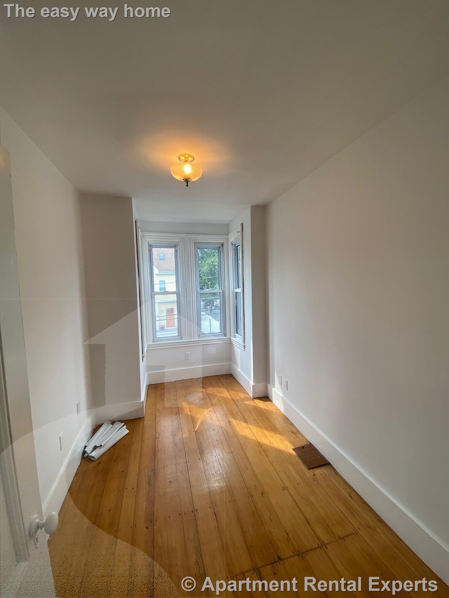 33 Cedar St, Davis Square