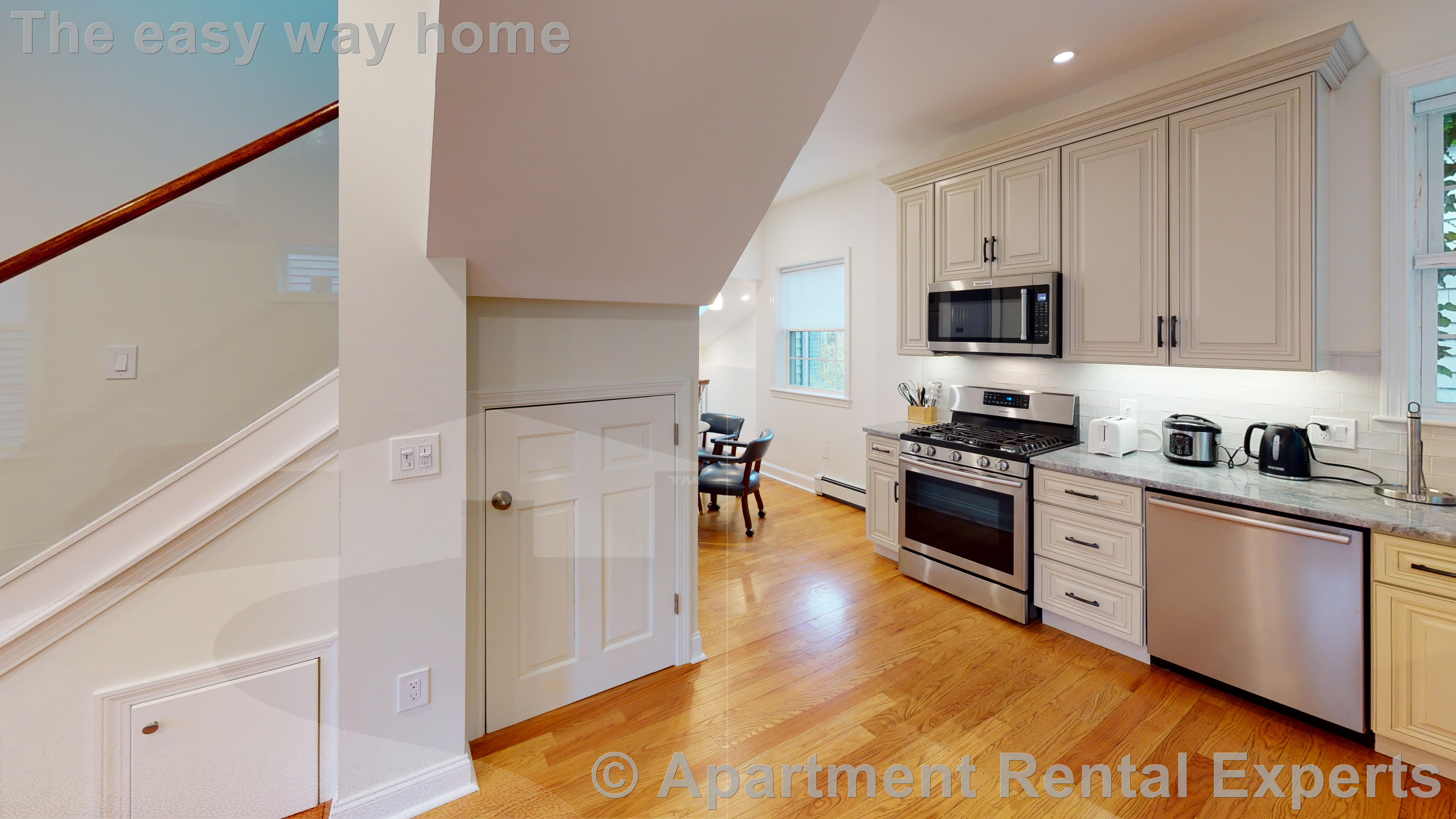 9A Ashton Pl, Harvard Square