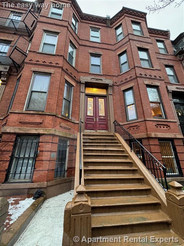 16 Yarmouth St, Back Bay