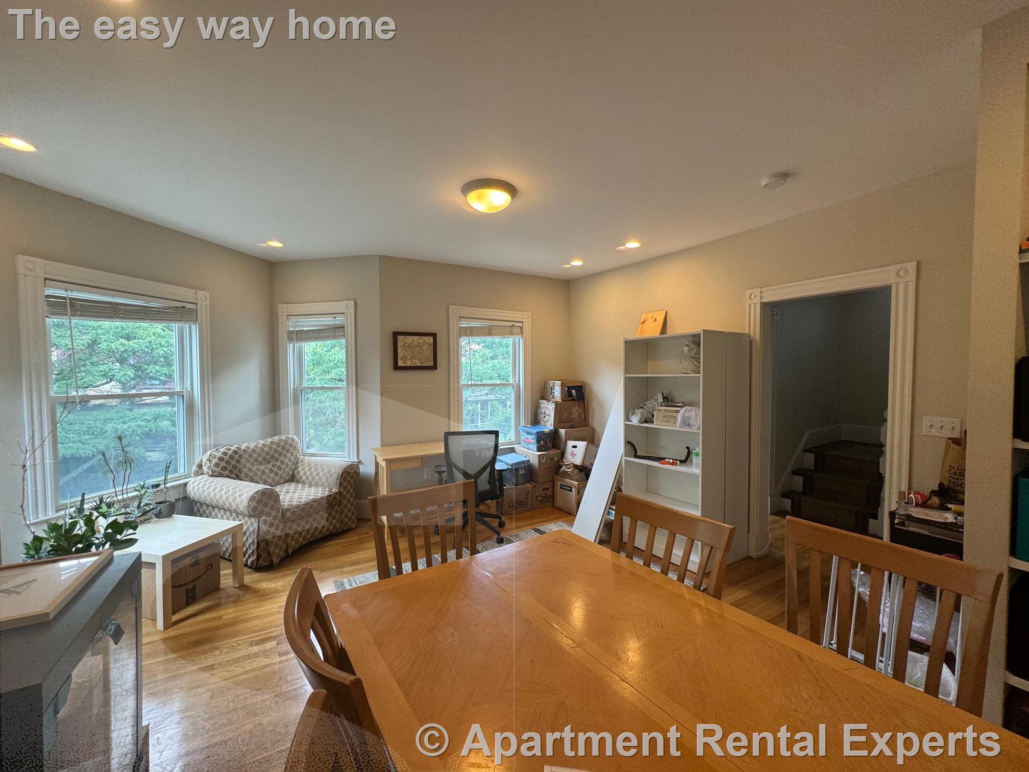 18 Russell St, Davis Square