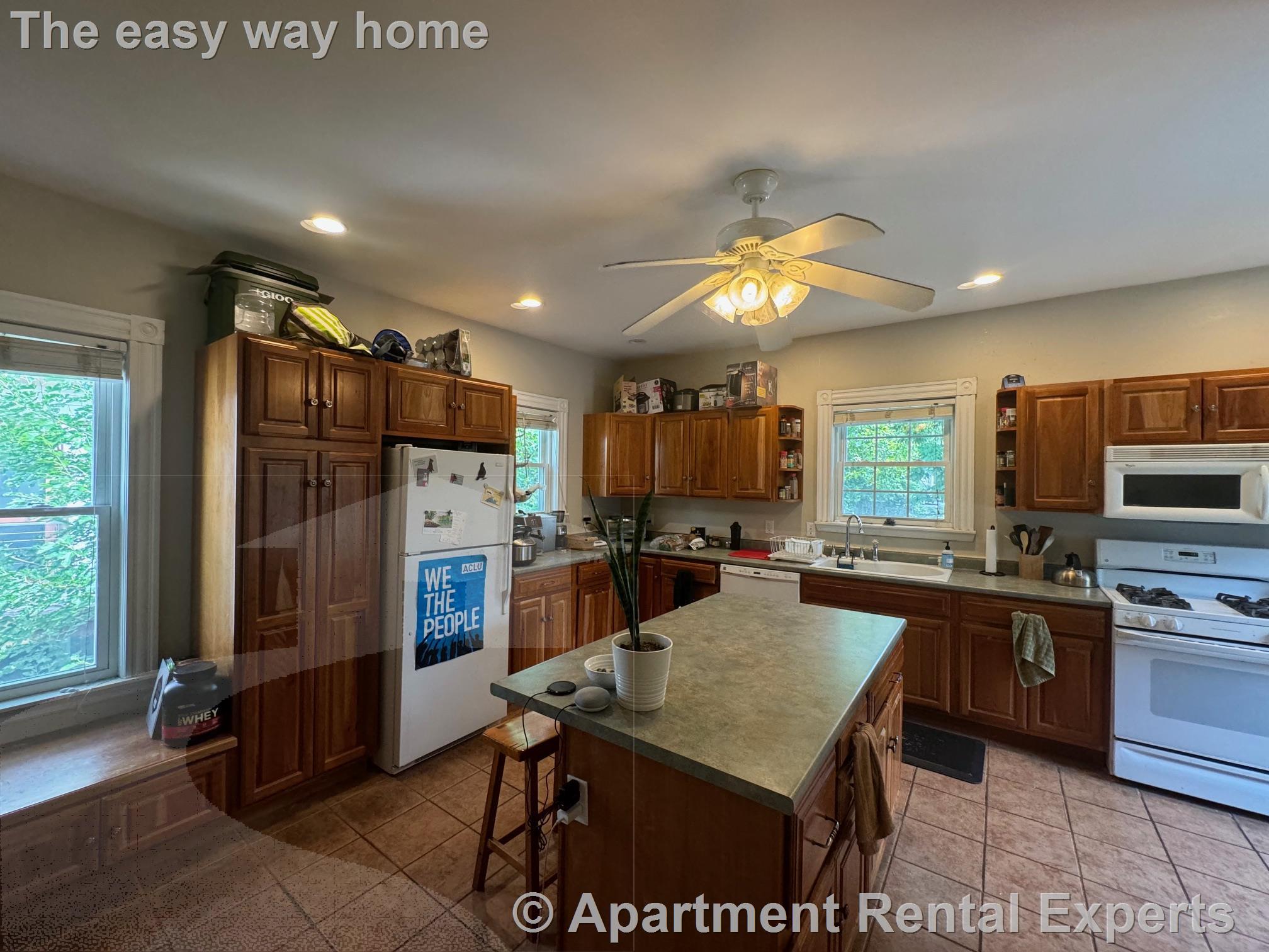 18 Russell St, Davis Square