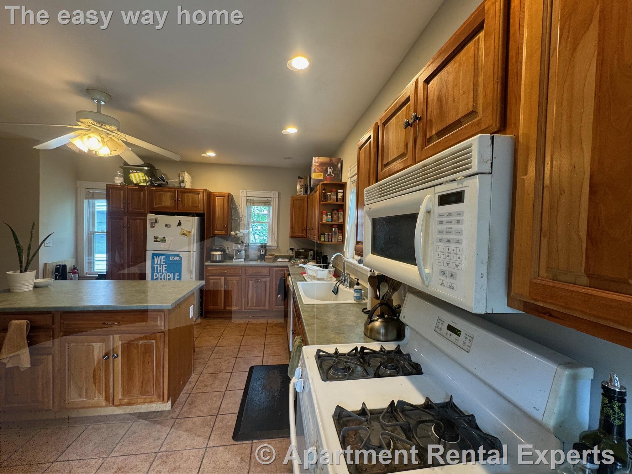 18 Russell St, Davis Square