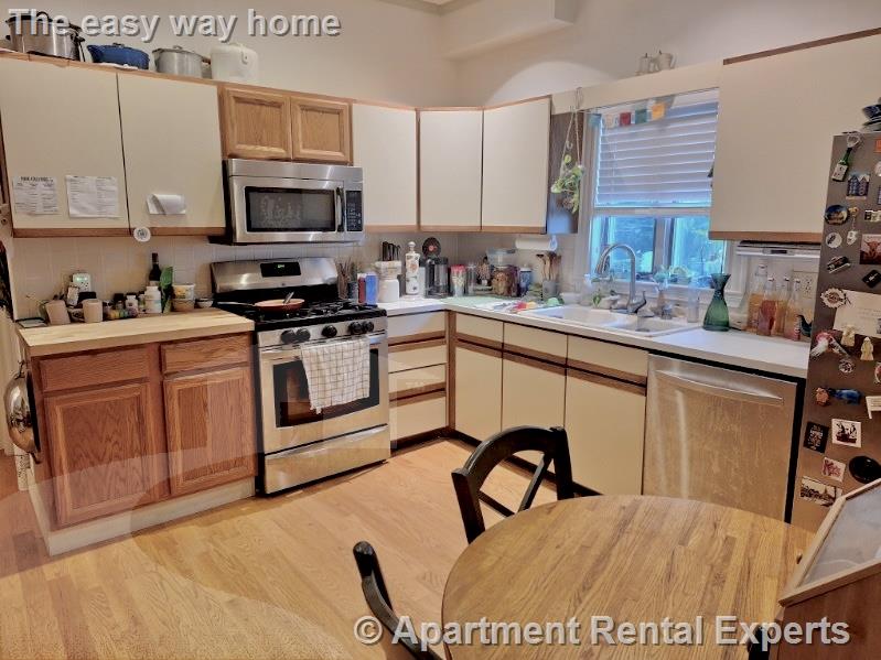 69 Sharon St, West Medford