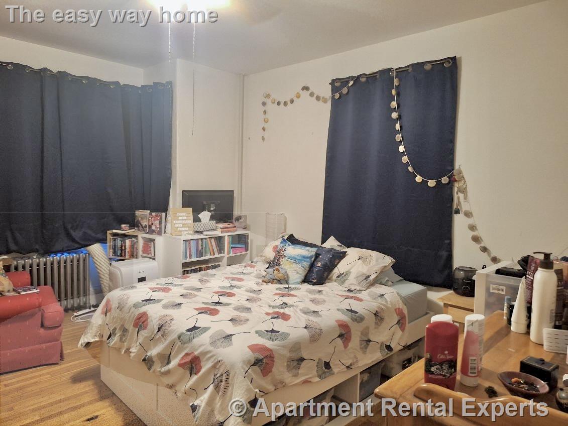 69 Sharon St, West Medford